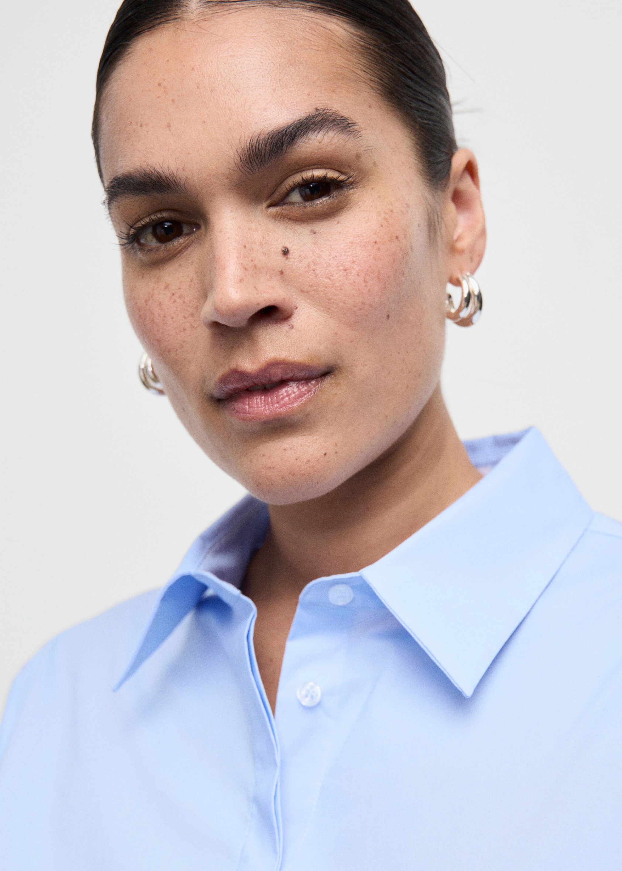 Slim-fit poplin shirt - Details of the article 4, Sky Blue. Ref: 27041228-00.