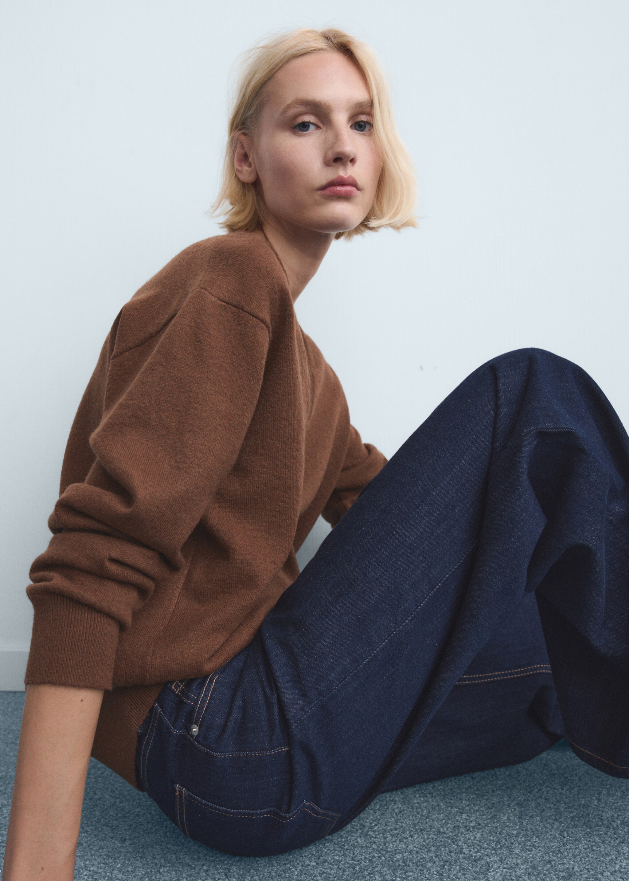 Low-rise wide-leg jeans - Details of the article 2, Open Blue. Ref: 27041229-00.