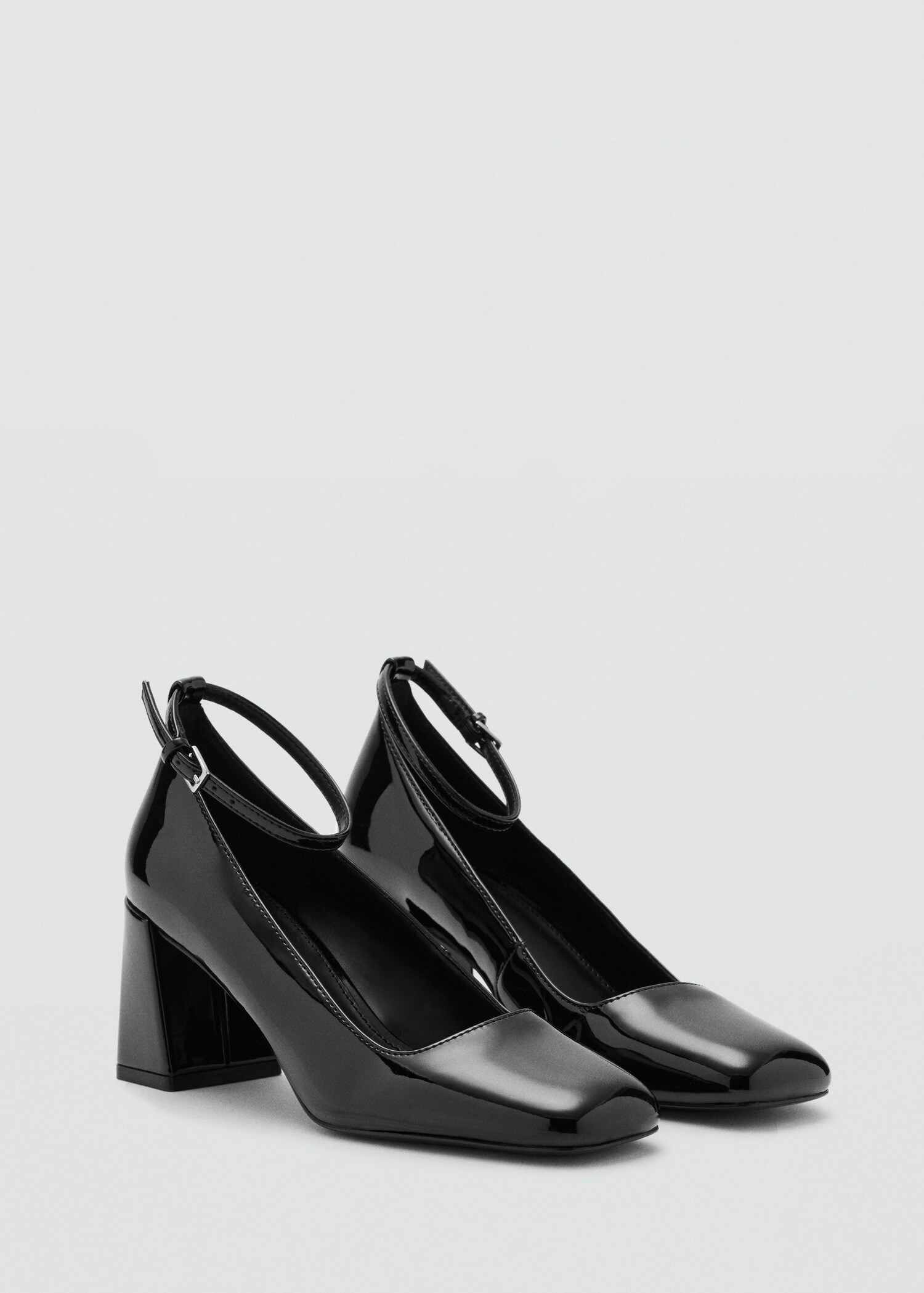 Patent leather high-heeled shoes with ankle straps - Medium plane