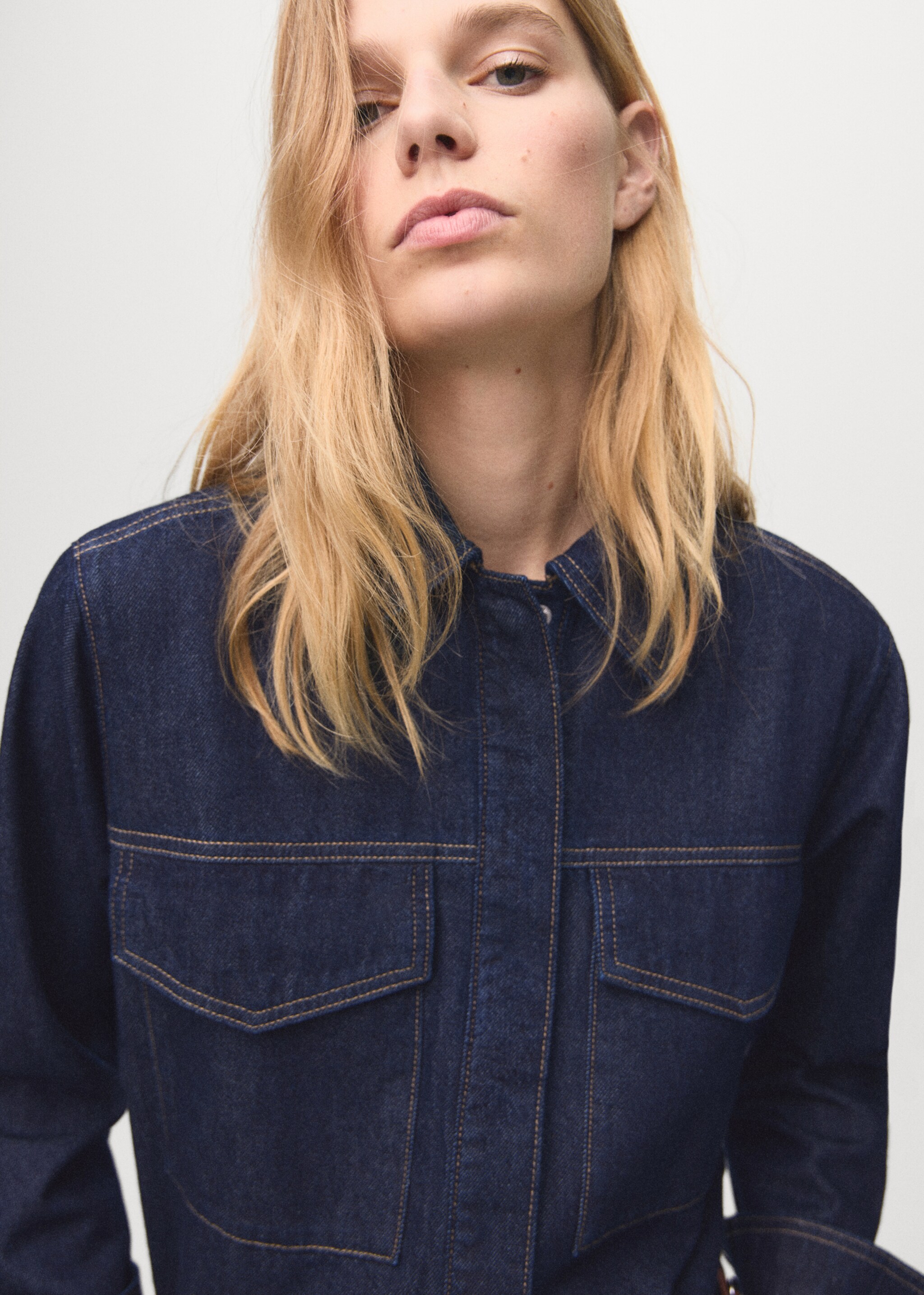 Denim shirt with flap pockets - Details of the article 1, Dark Blue. Ref: 27041237-00.