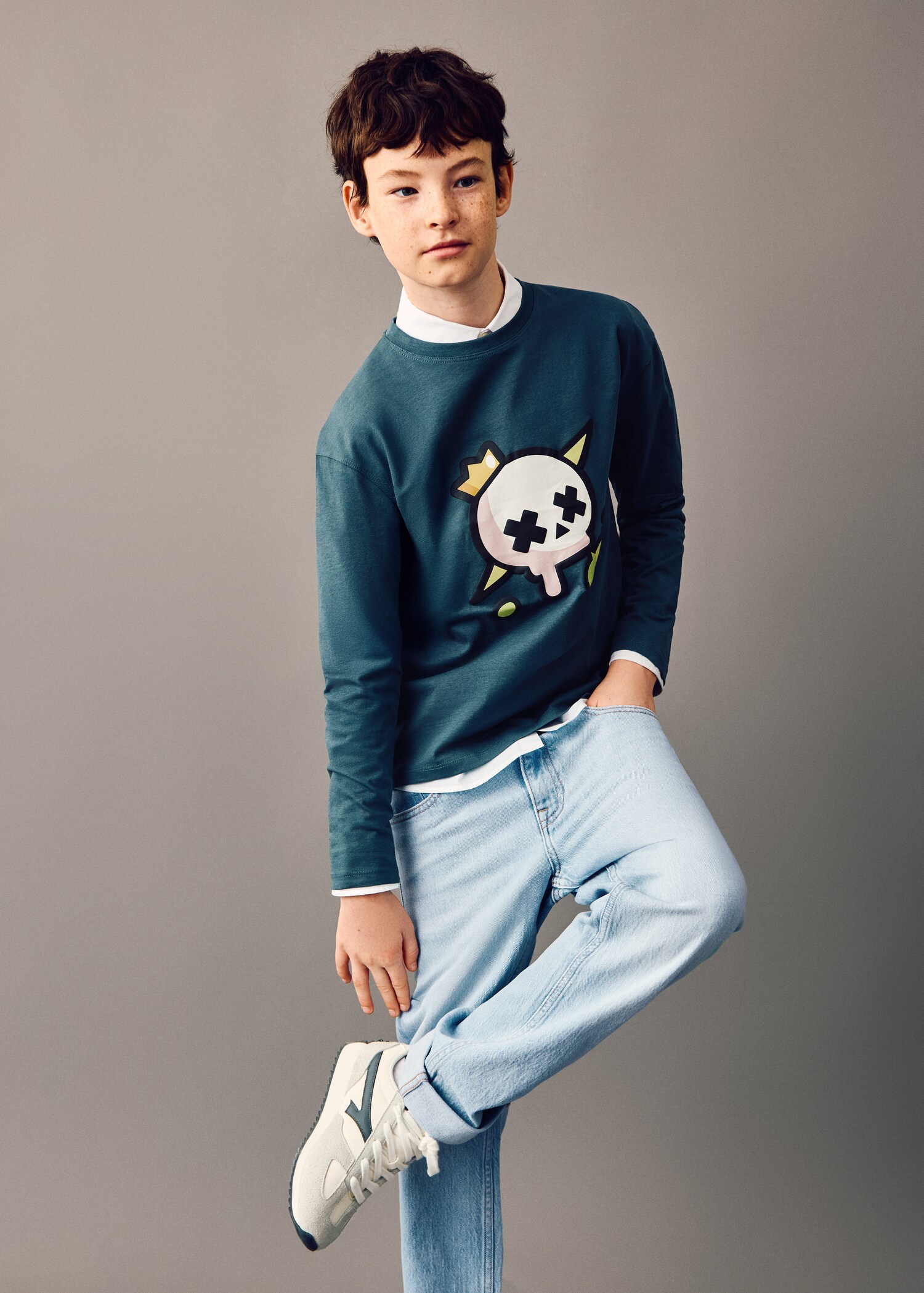 Jeans rectos bajo vuelto - Plano medio