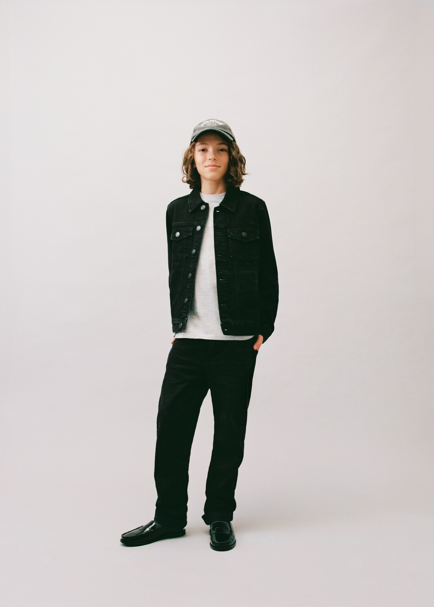 Turned-up straight jeans - Details of the article 5