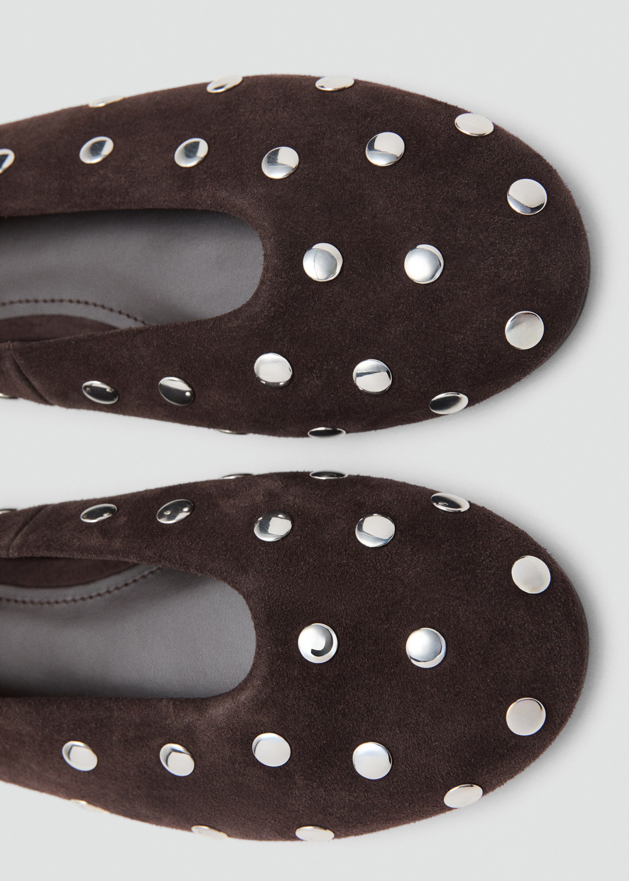 Suede ballet flats with studs - Details of the article 2, Chocolate. Ref: 27041242-00.