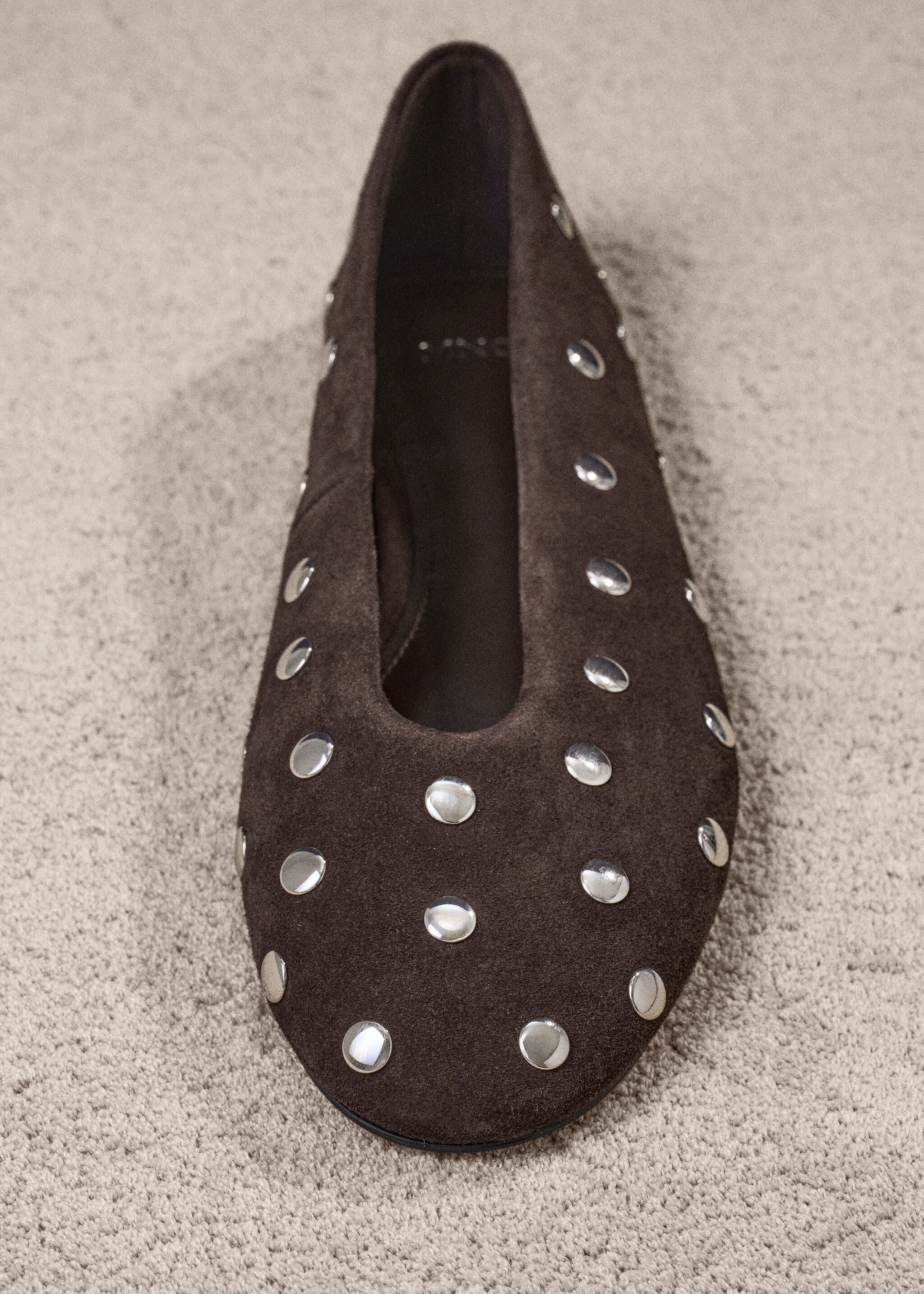 Suede ballet flats with studs - Details of the article 7, Chocolate. Ref: 27041242-00.