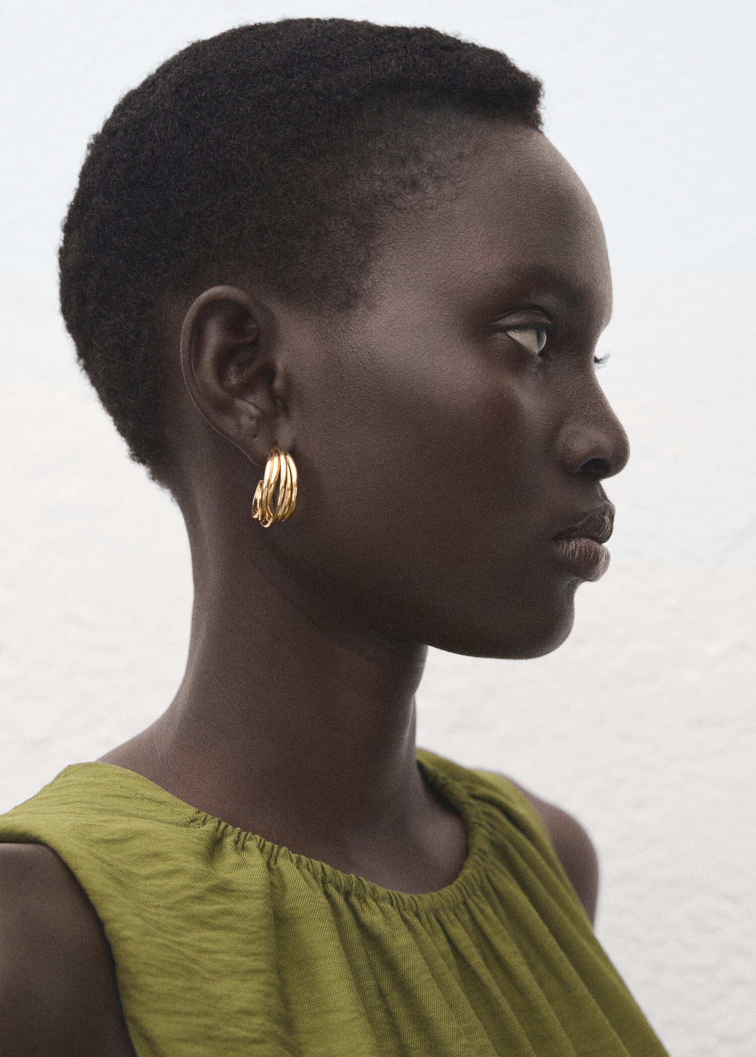 Crinkled-effect dress with cut-out - Details of the article 1