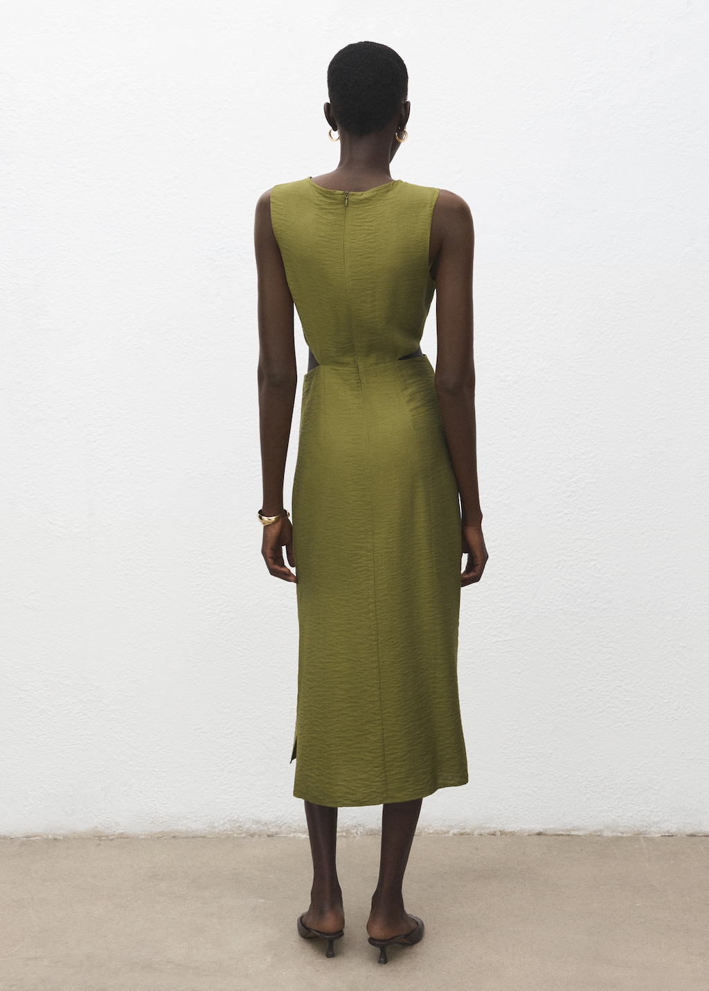 Mango Crinkled-effect dress with cut-out