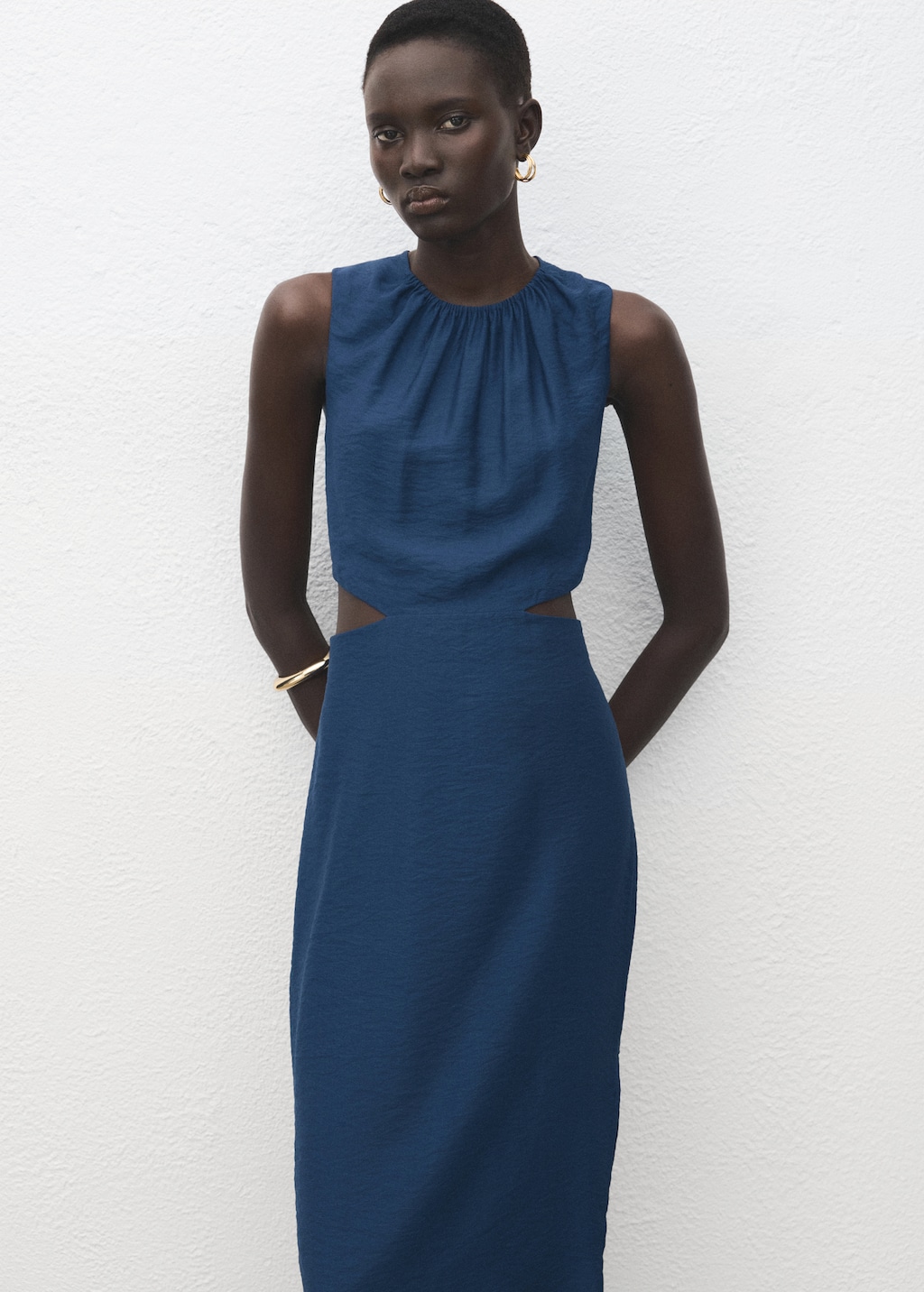 Mango Crinkled-effect dress with cut-out