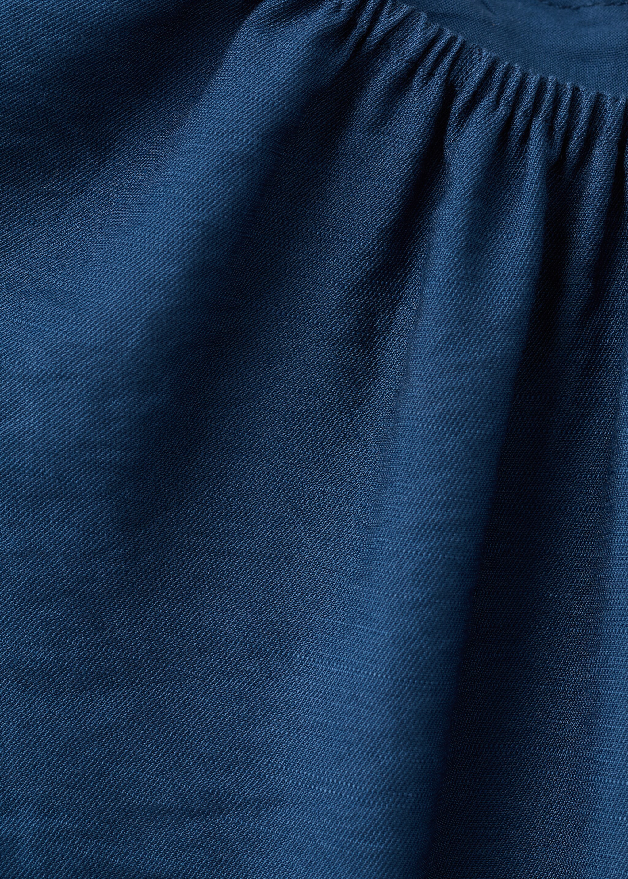 Crinkled-effect dress with cut-out - Details of the article 0, Navy. Ref: 27041244-00.