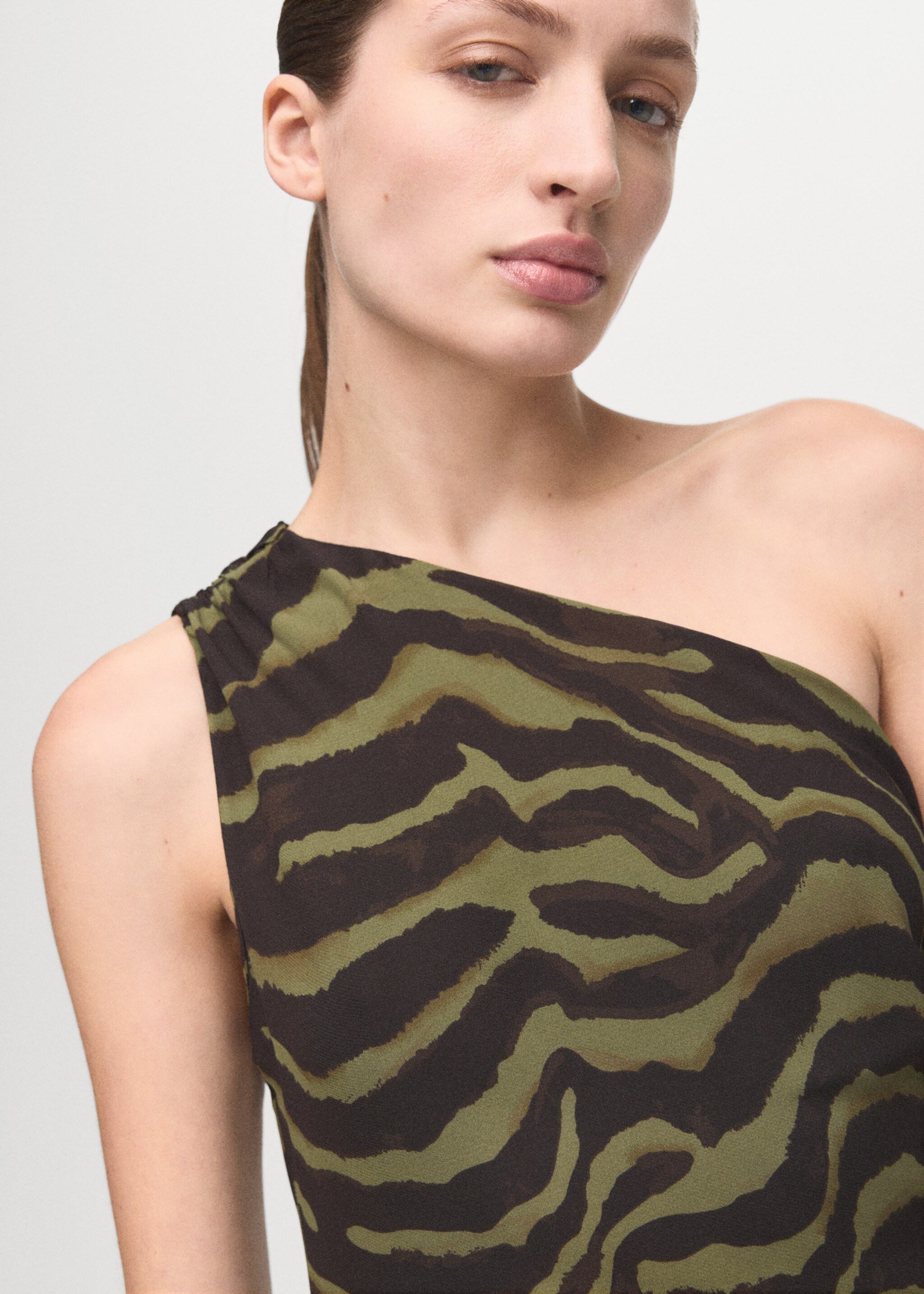 Printed asymmetrical dress - Details of the article 1, Green. Ref: 27041248-00.