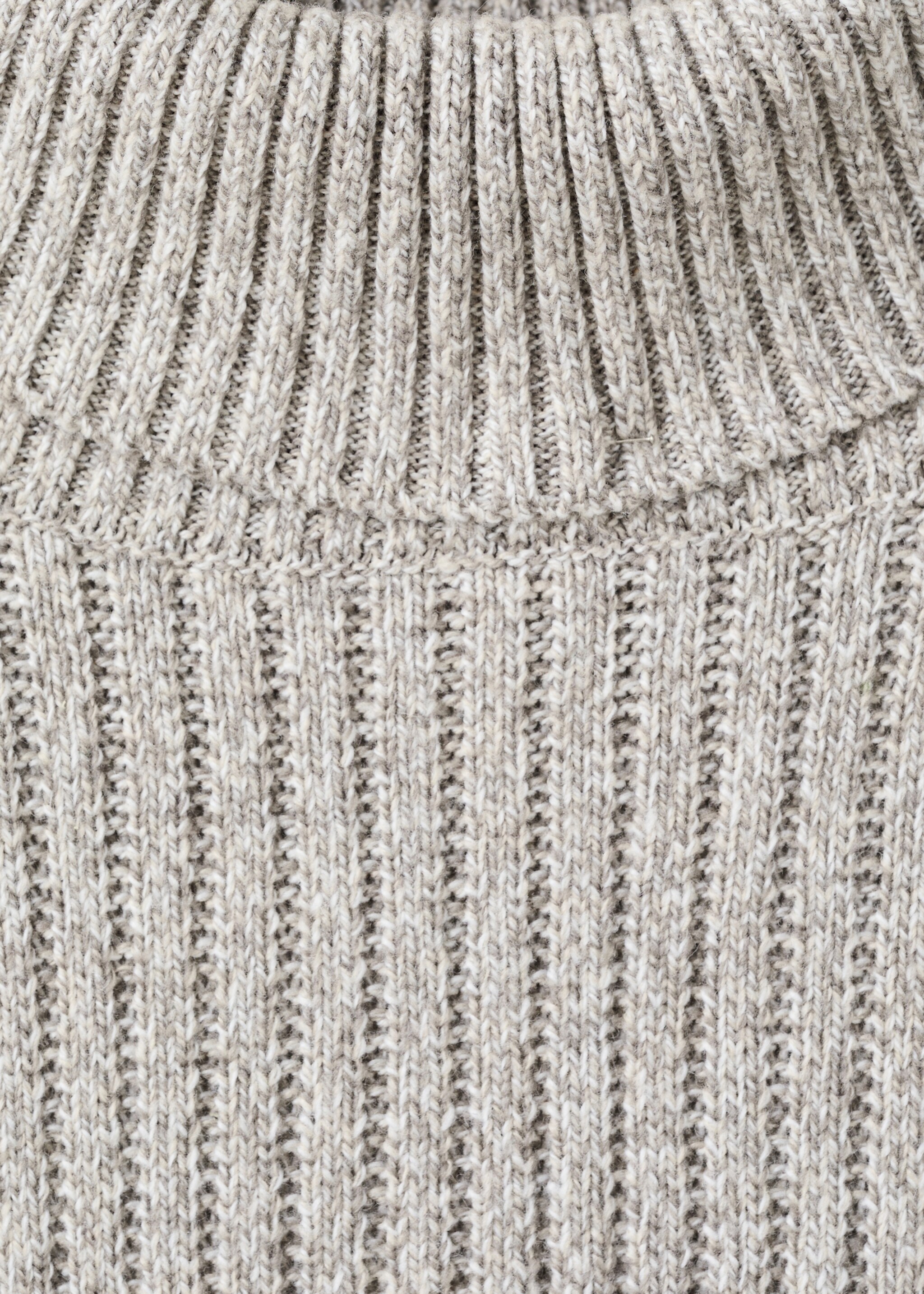 Pull col montant en laine mélangée - Détail de l'article 8, Beige. Ref: 27041253-00.