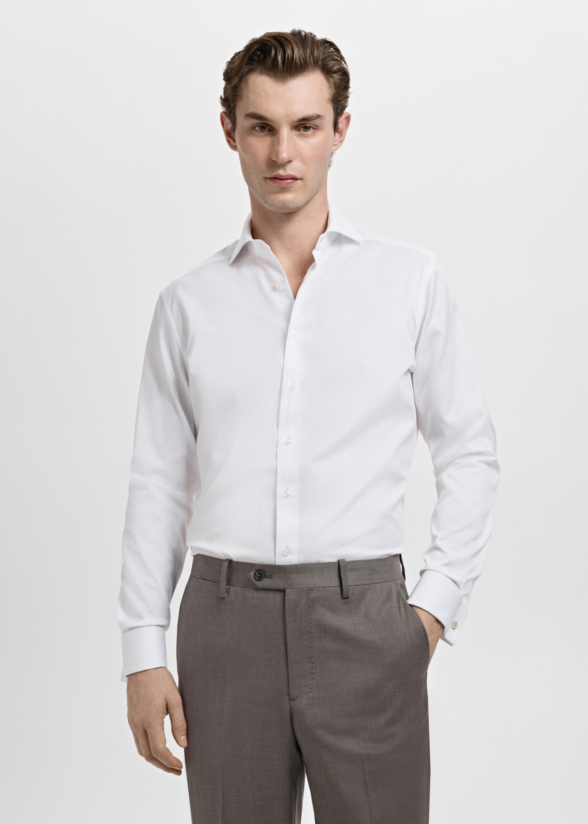 Slim-fit overhemd van een keperstof met manchetknopen - Middenvlak, Wit. Ref: 27041257-00.