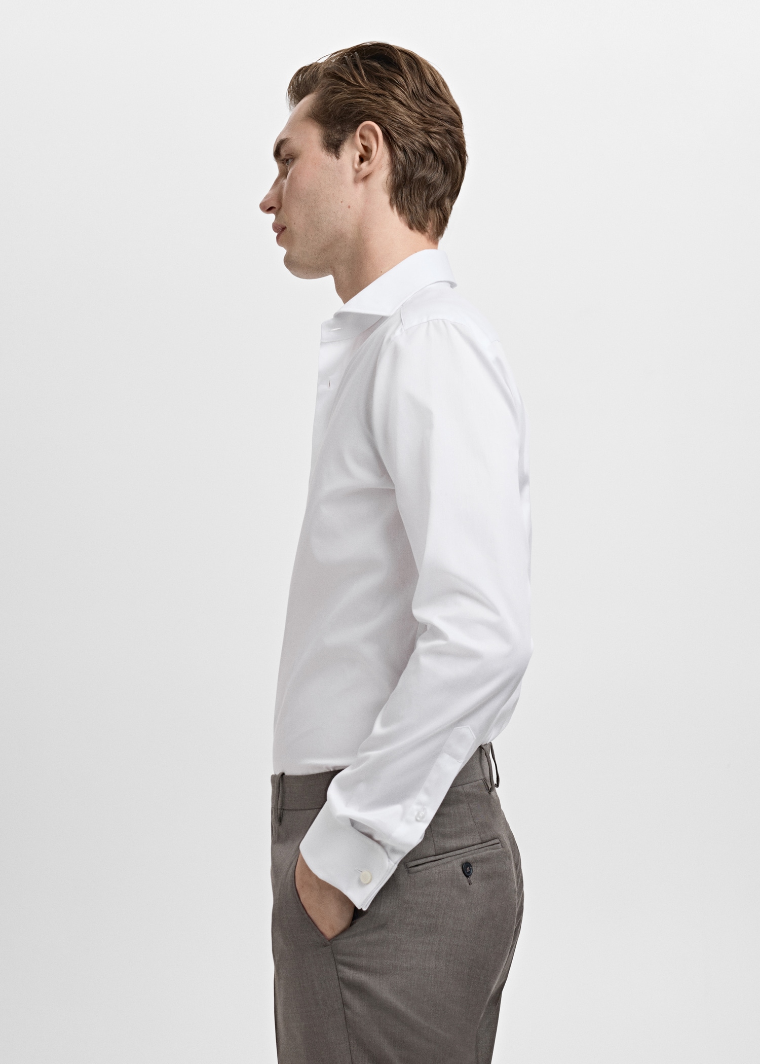 Slim-fit overhemd van een keperstof met manchetknopen - Detail van het artikel 2