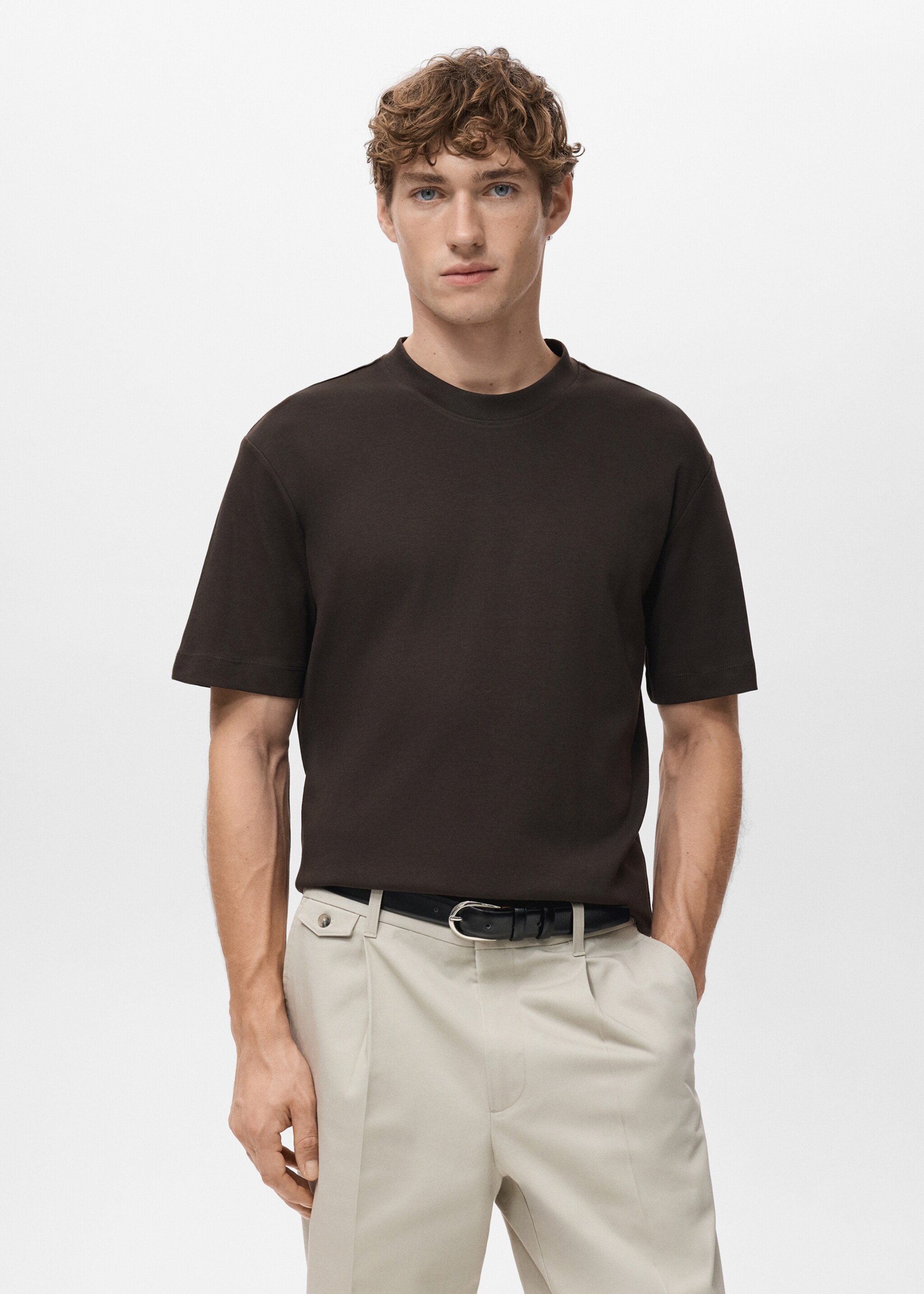 Medium weight regular fit T-shirt - Plan moyen, Chocolat. Ref: 27041262-00.