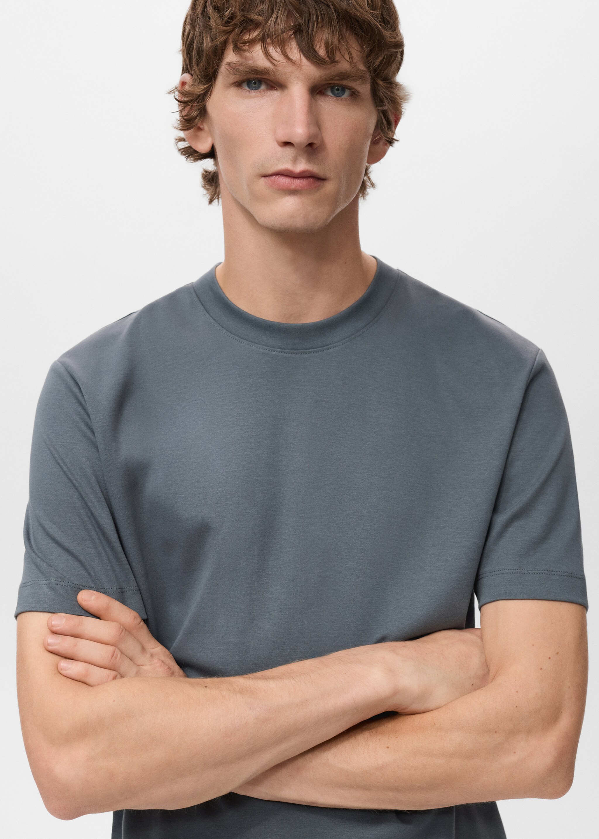 Medium weight regular fit T-shirt - Details of the article 1, Prussian Blue. Ref: 27041262-00.