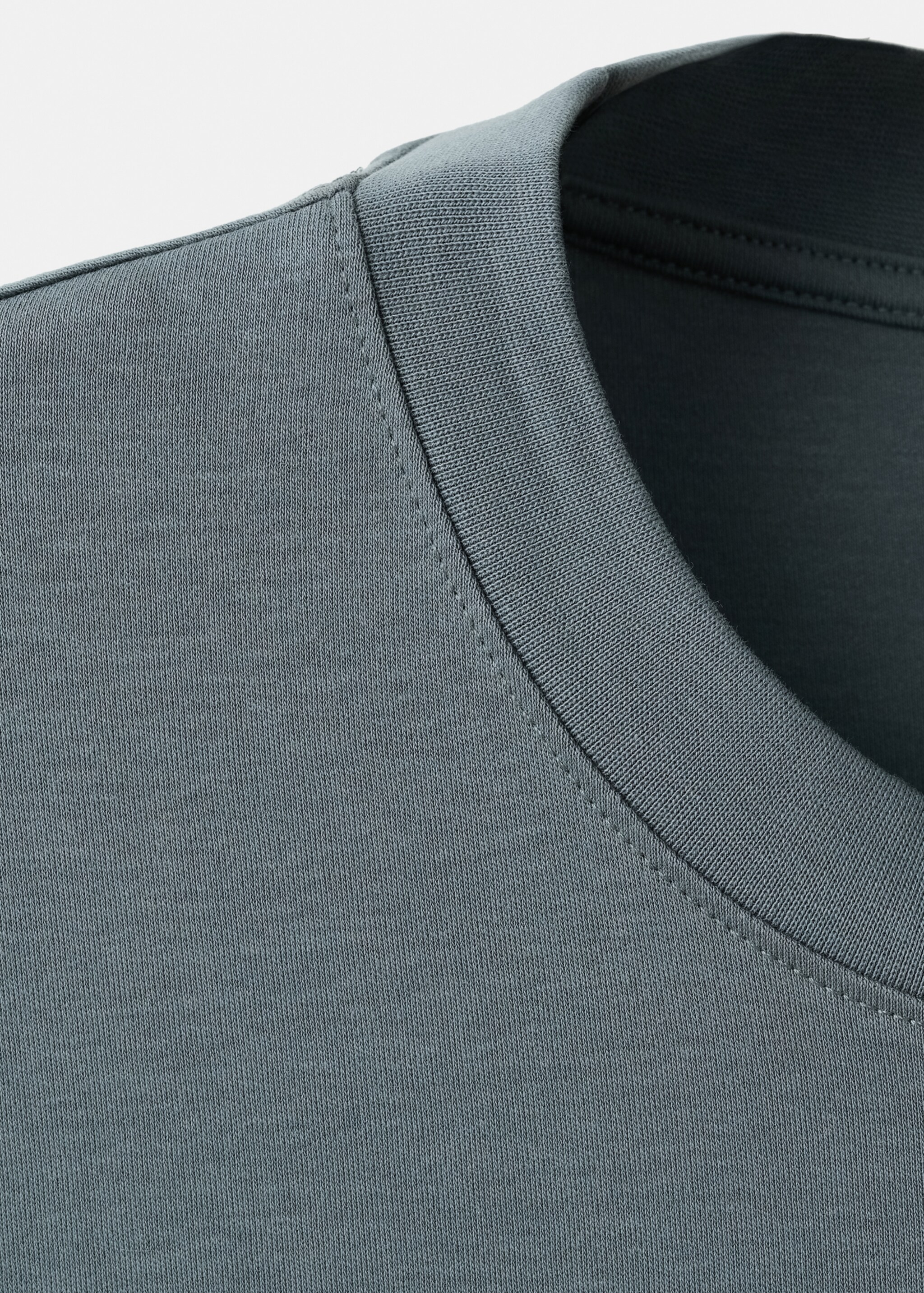 Medium weight regular fit T-shirt - Details of the article 8, Prussian Blue. Ref: 27041262-00.