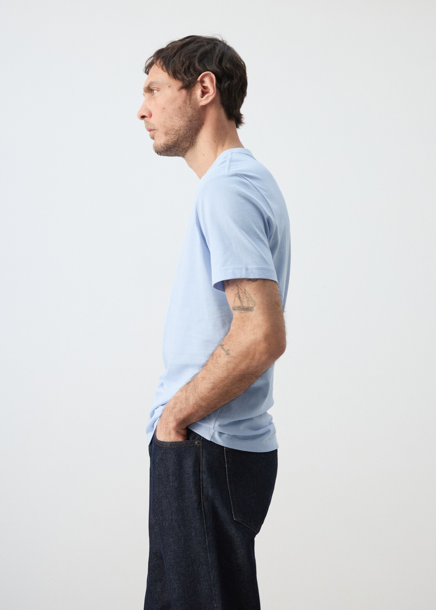 100% cotton slim-fit t-shirt - Details of the article 2