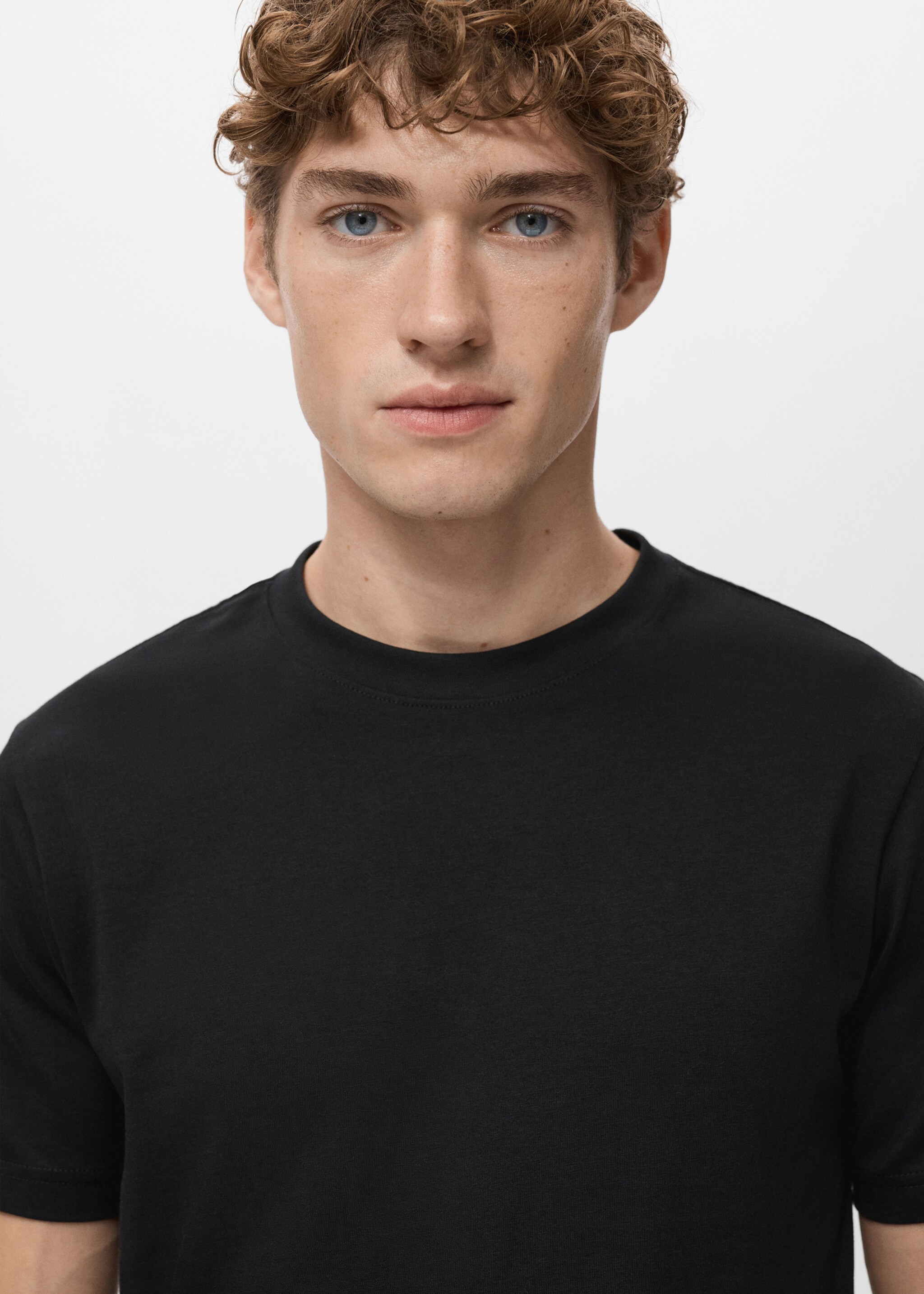 100% cotton slim-fit t-shirt - Details of the article 1, Black. Ref: 27041263-00.