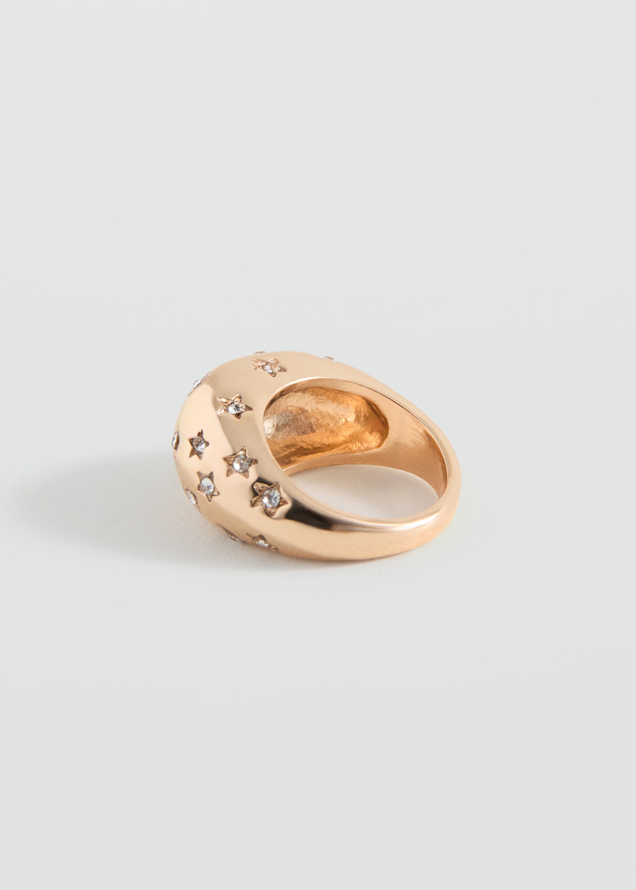 Anillo detalle estrellas - Plano medio, Oro. Ref: 27041268-00.