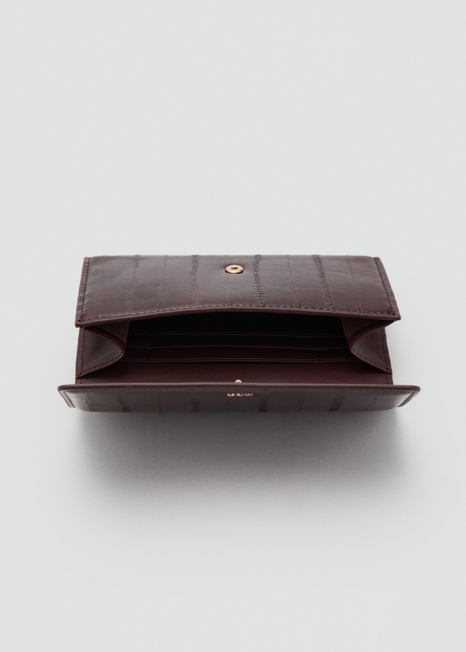 Large textured wallet - Details of the article 2