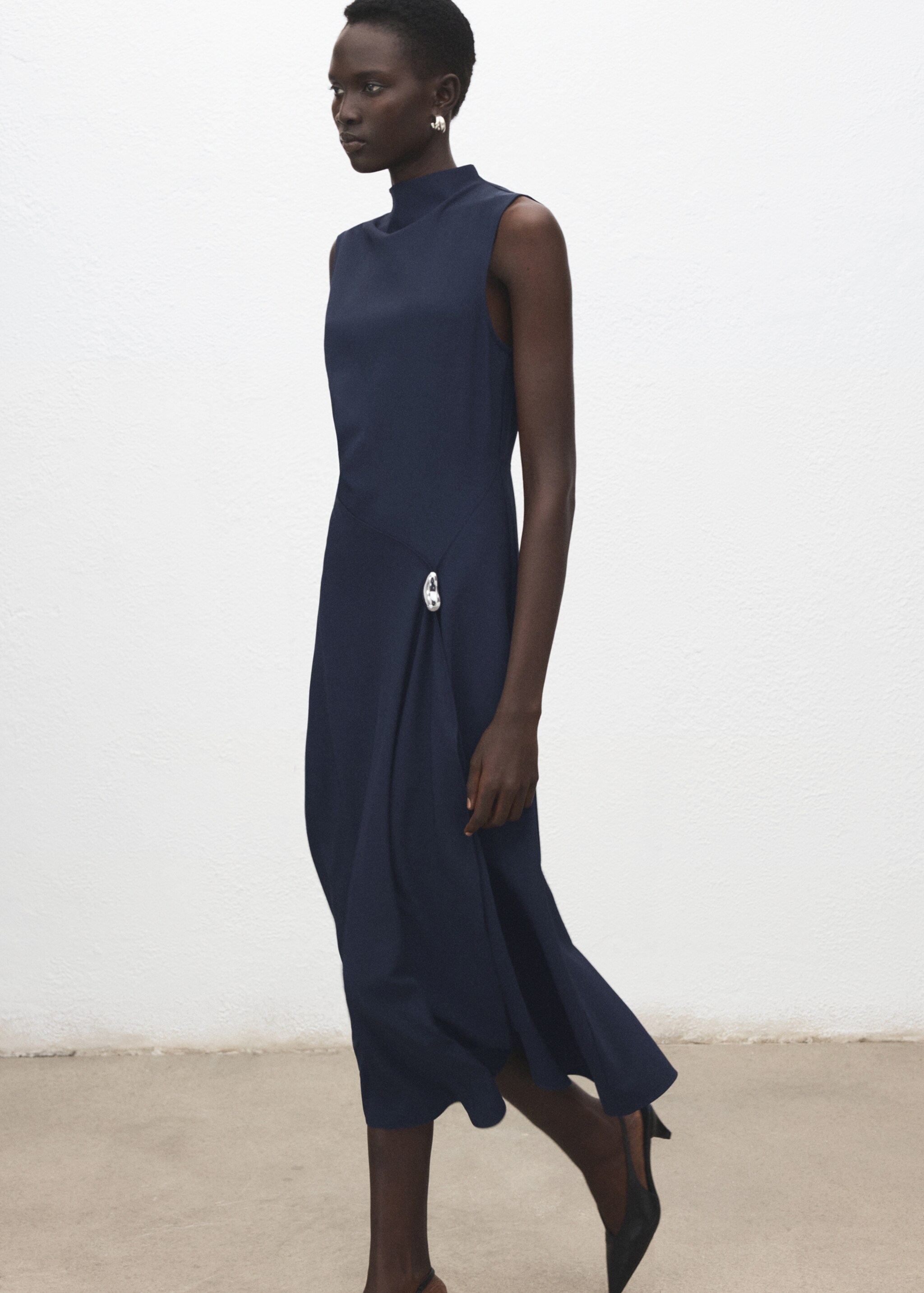 Vestido evasé adorno metálico - Detalle del artículo 2, Azul marino oscuro. Ref: 27041277-00.