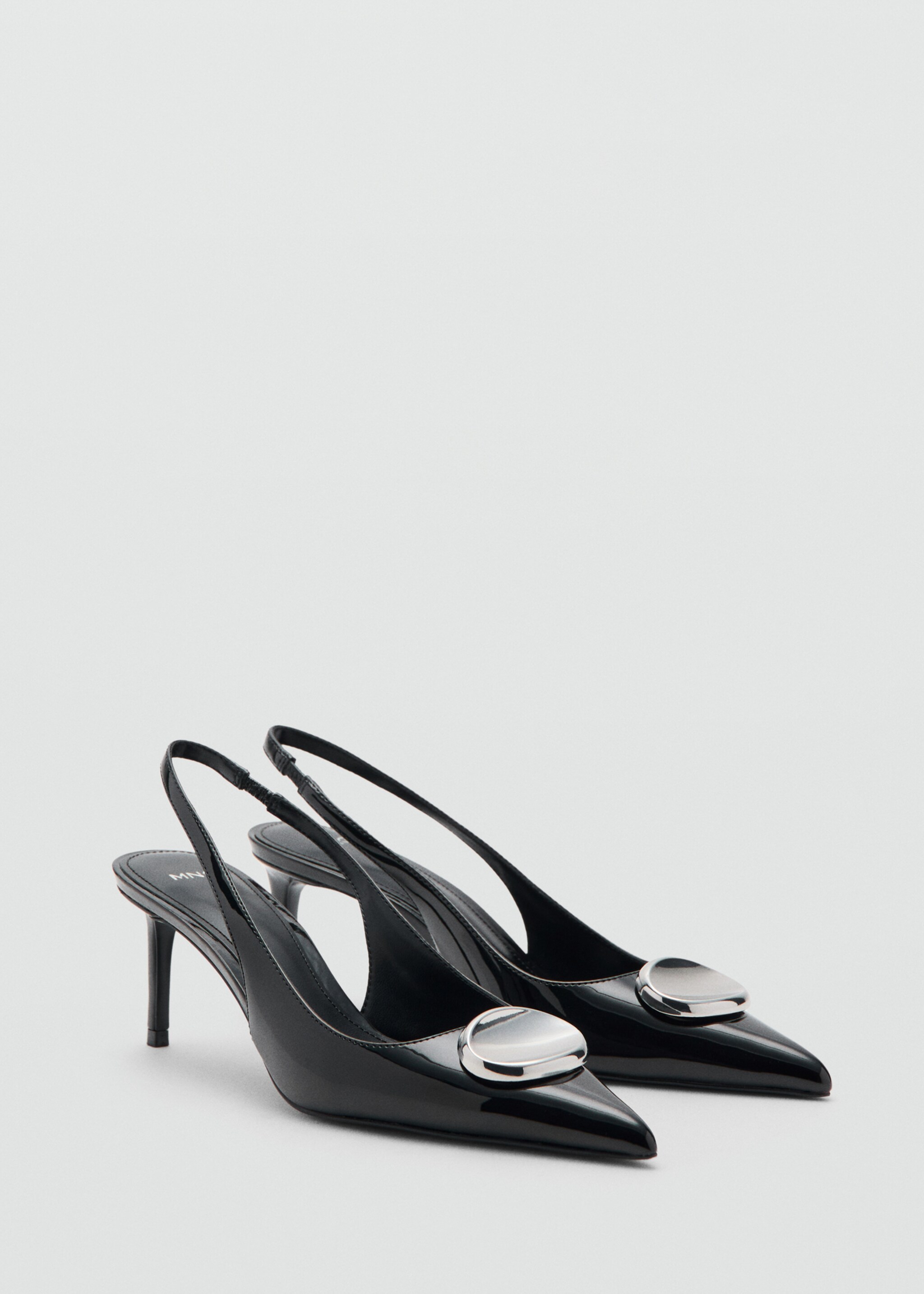 Patent leather high-heeled shoes with metal detail - Medium plane, Black. Ref: 27041279-00.