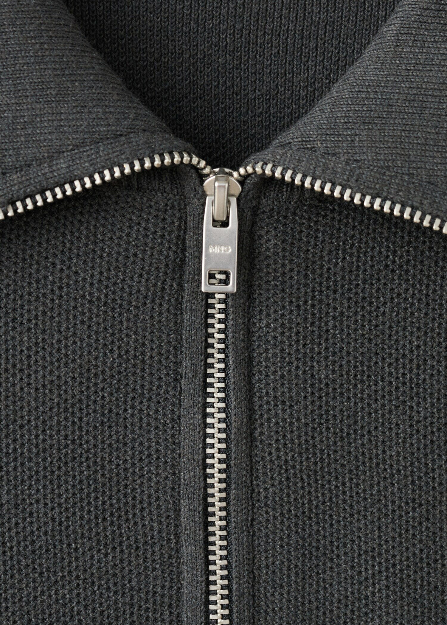 Rollkragenpullover mit Mikrostruktur - Detail des Artikels 8