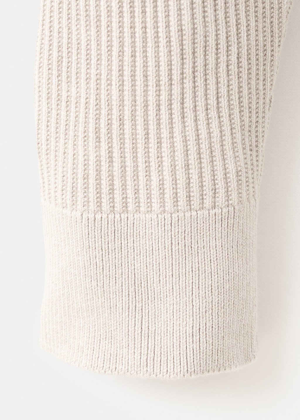 Ribbed sweater with zip neck