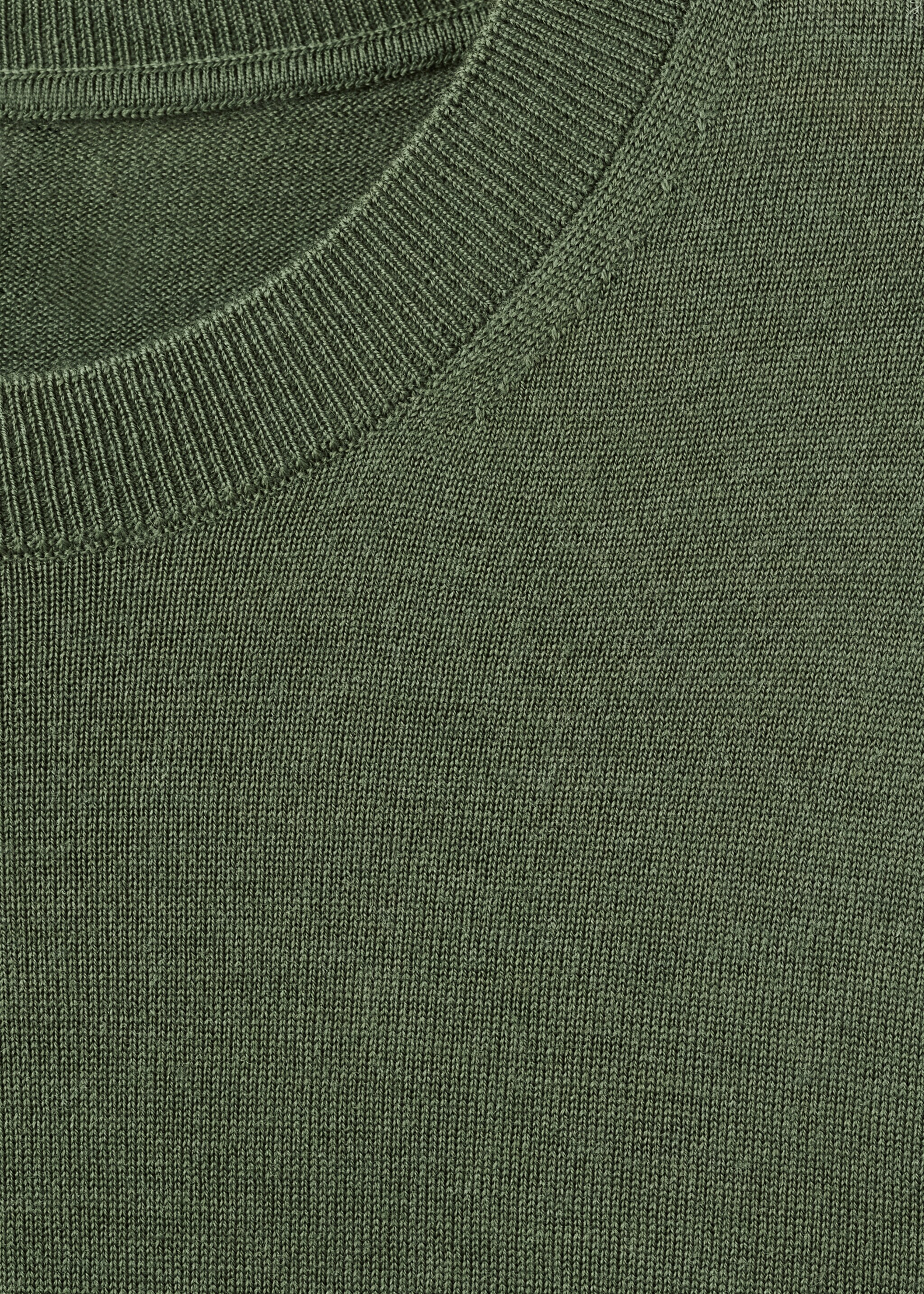 100% merino wool crew neck sweater - Details of the article 8, Green. Ref: 27041284-00.