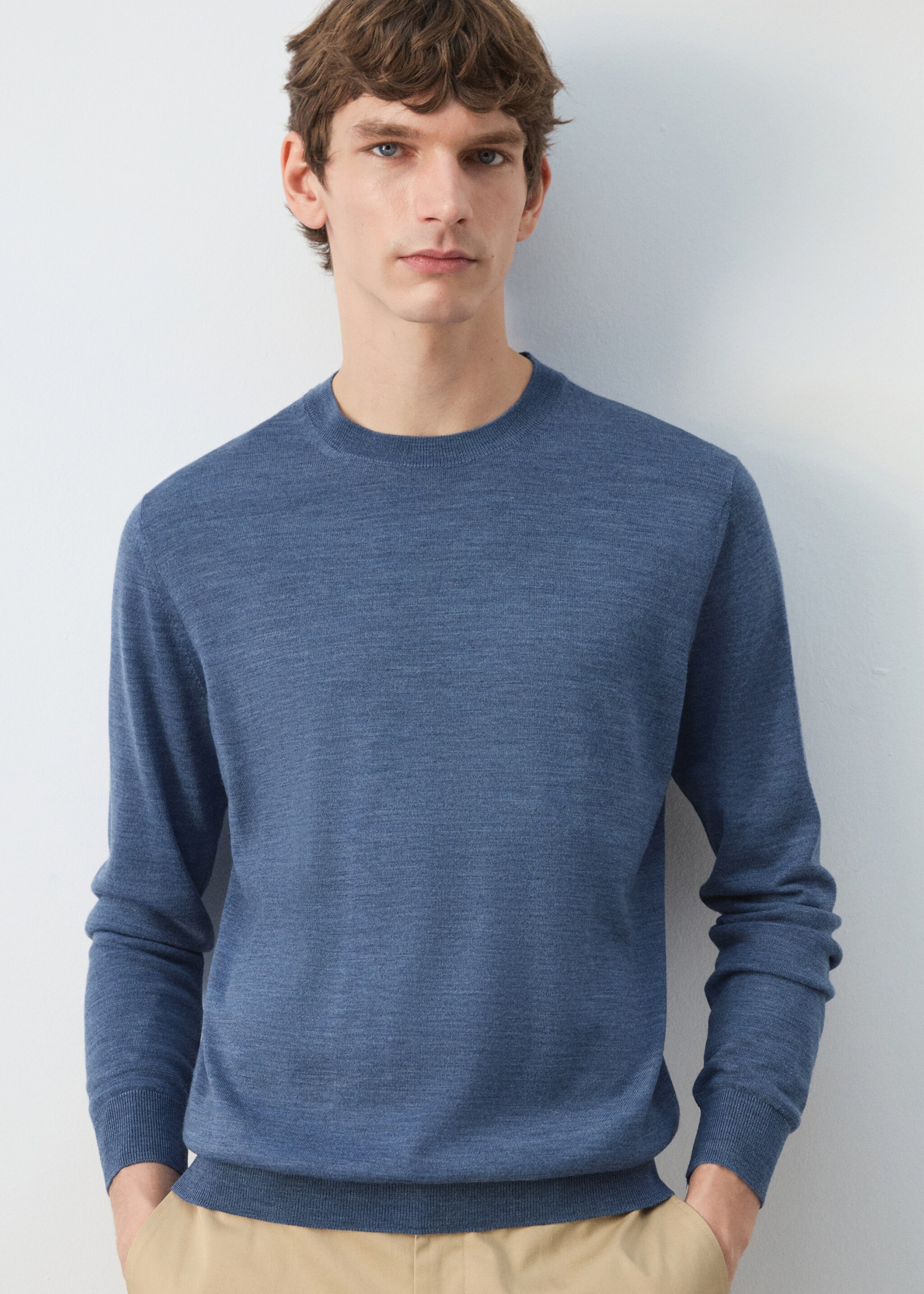 100% wool fine-knit sweater - Details of the article 6, Indigo Blue. Ref: 27041284-00.