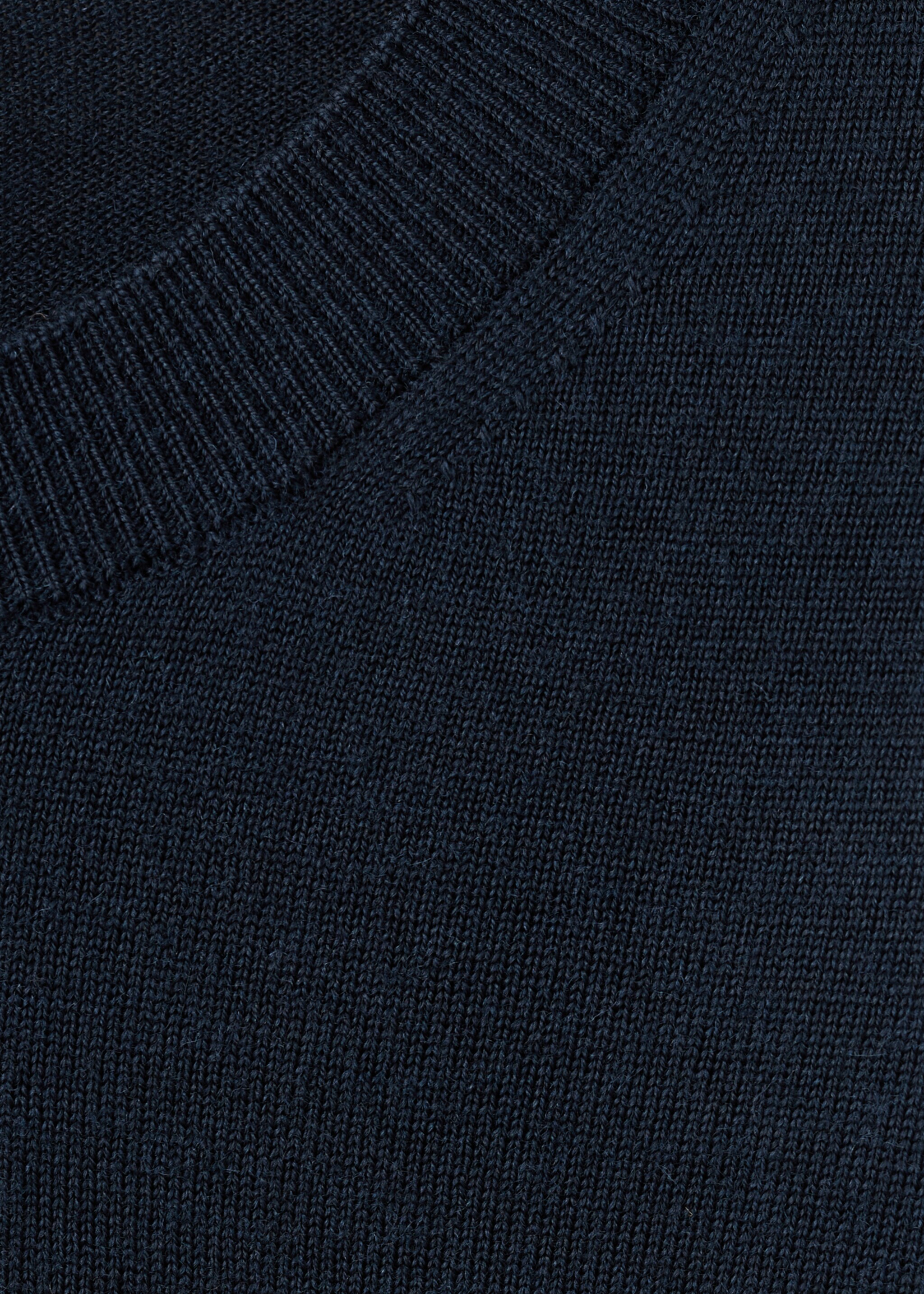 100% merino wool crew neck sweater - Details of the article 8, Navy. Ref: 27041284-00.