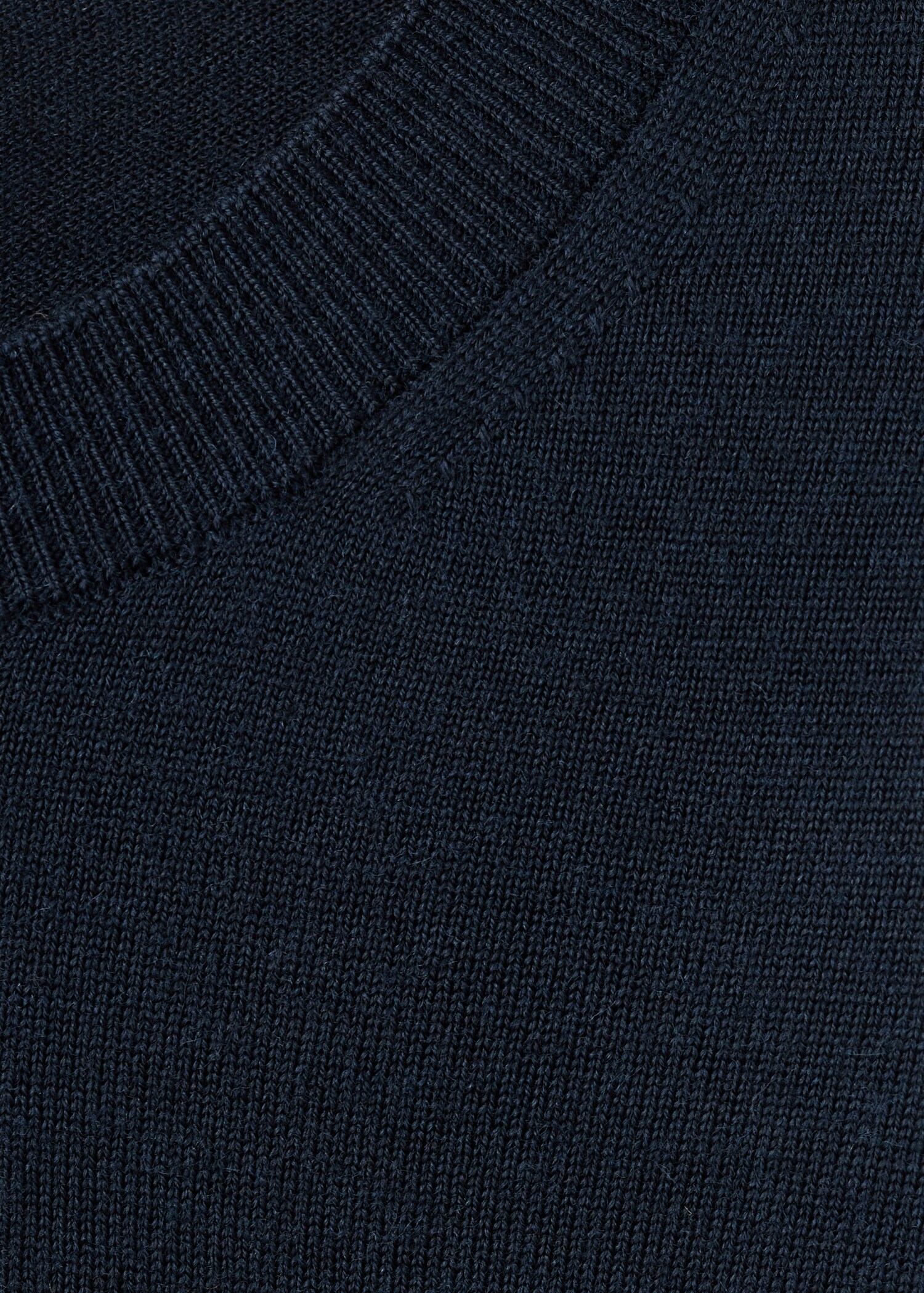100% merino wool crew neck sweater - Details of the article 8