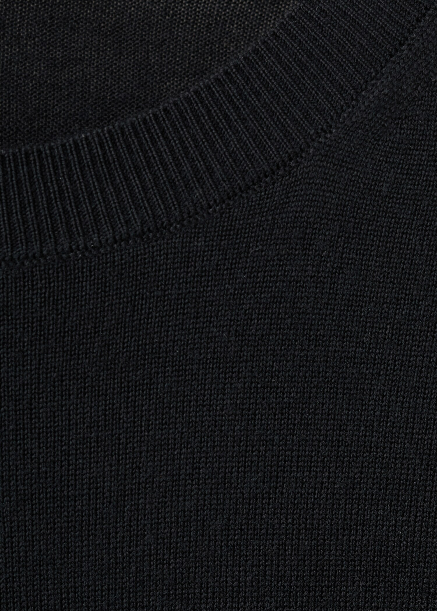 100% merino wool crew neck sweater - Details of the article 0