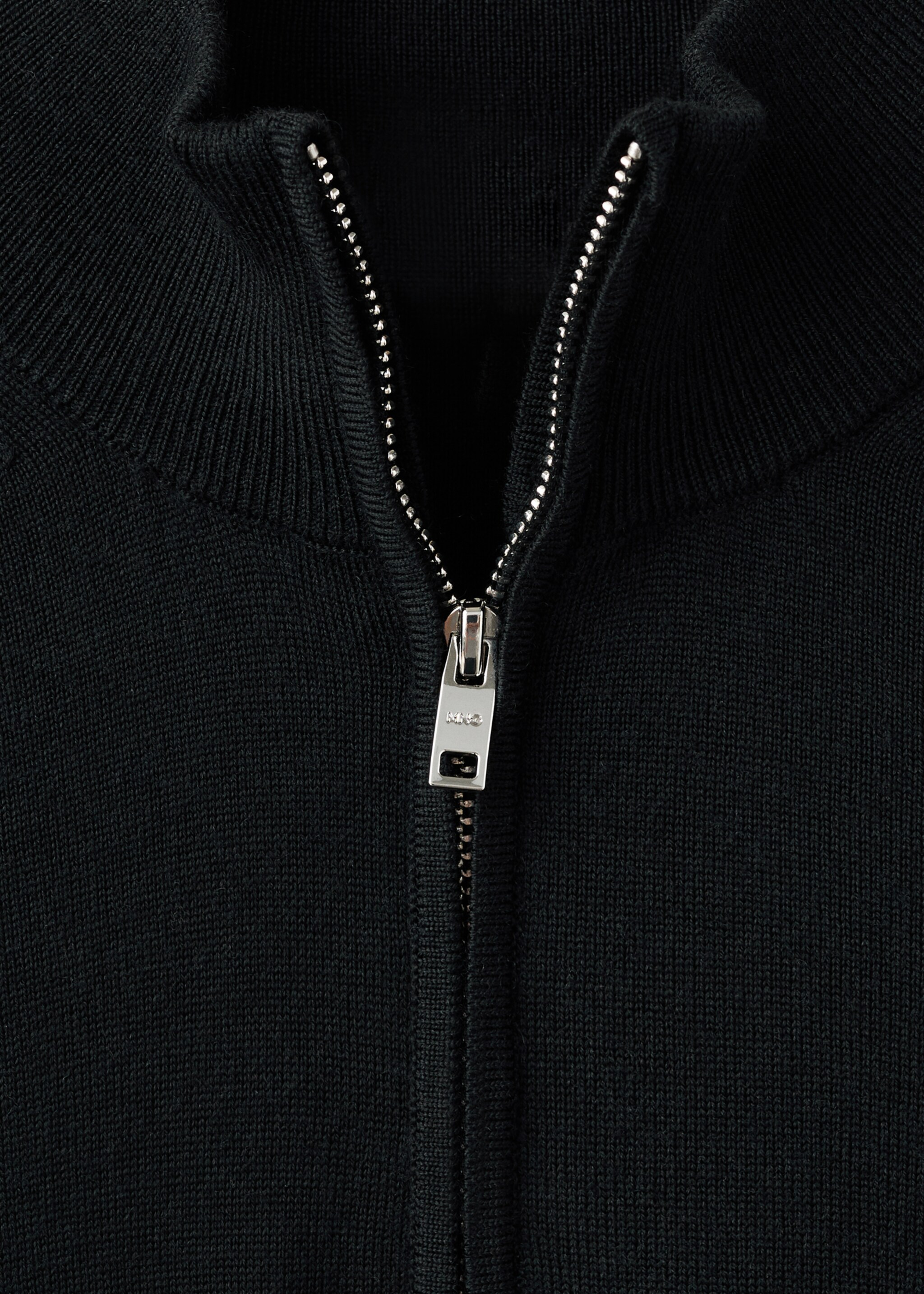 100% merino wool sweater with perkins collar - Details of the article 8, Black. Ref: 27041285-00.