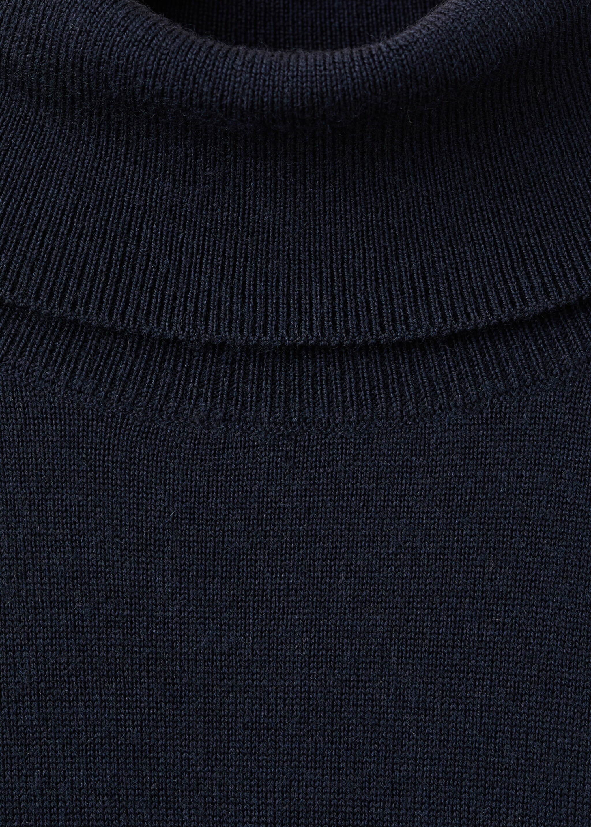 Jersey cuello alto 100% lana merino - Detalle del artículo 8, Azul marino. Ref: 27041286-00.