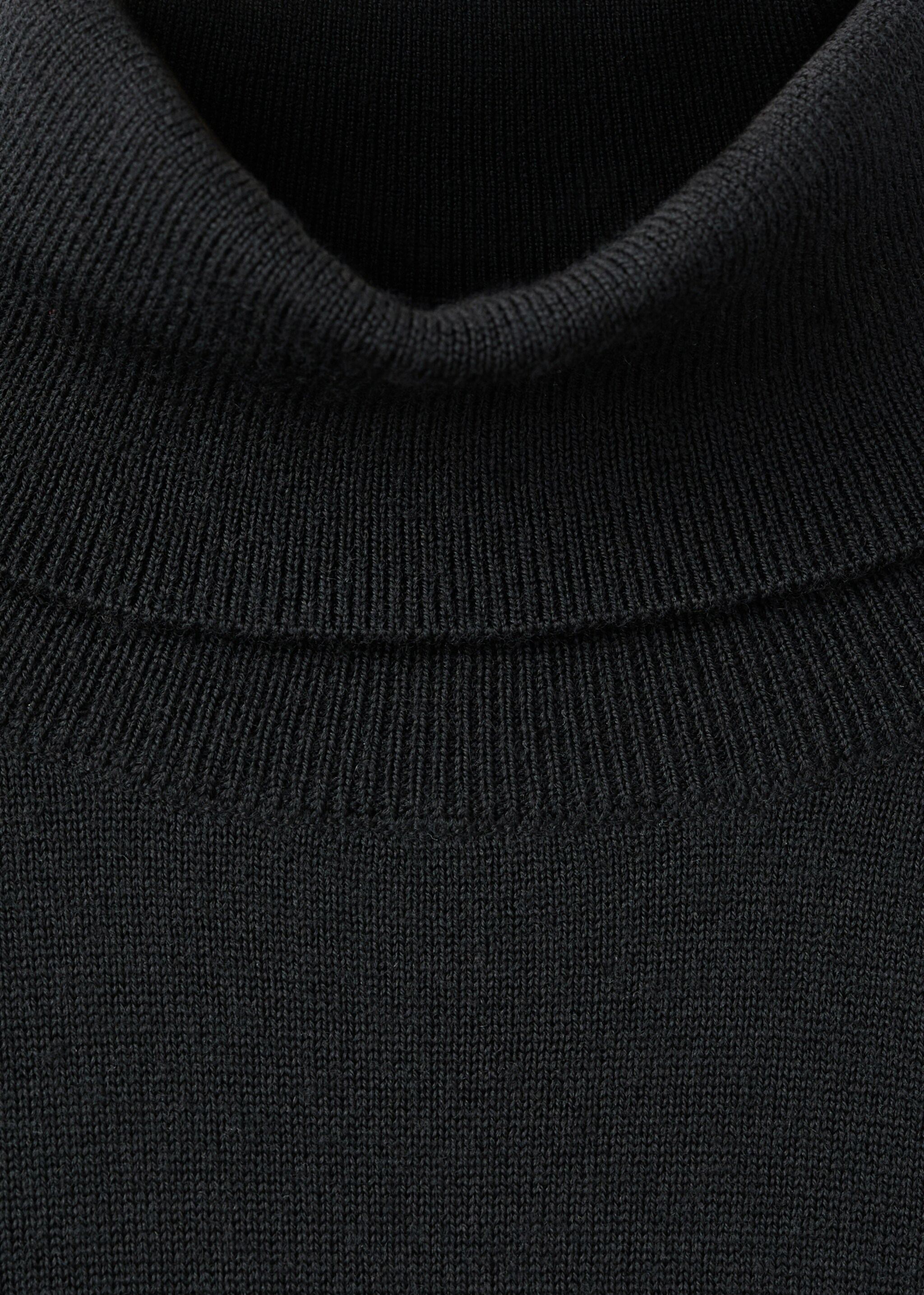 Jersey cuello alto 100% lana merino - Detalle del artículo 8, Negro. Ref: 27041286-00.