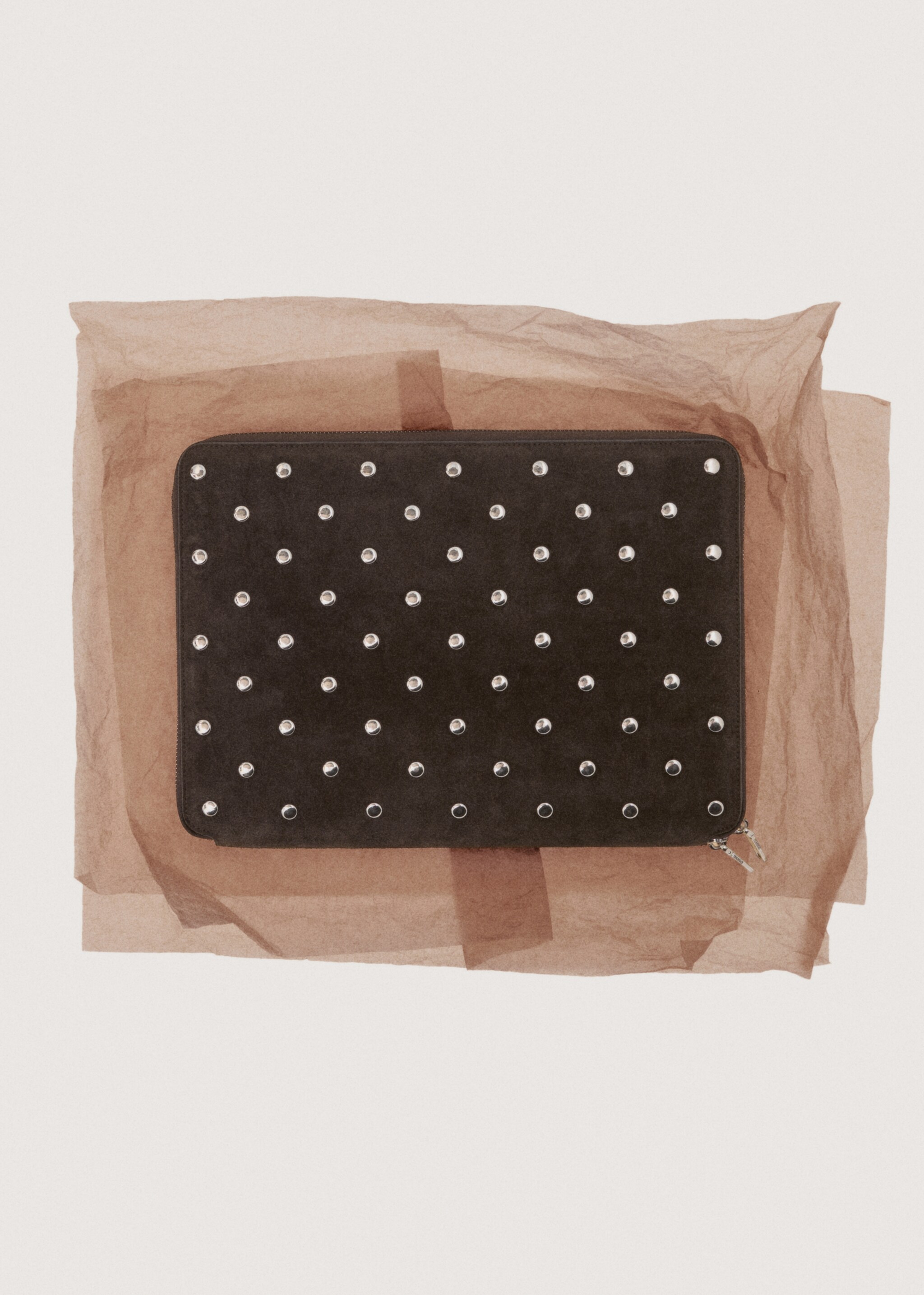 Laptop-Hülle aus Leder mit Studs - Detail des Artikels 7, Schokolade. Ref: 27041300-00.