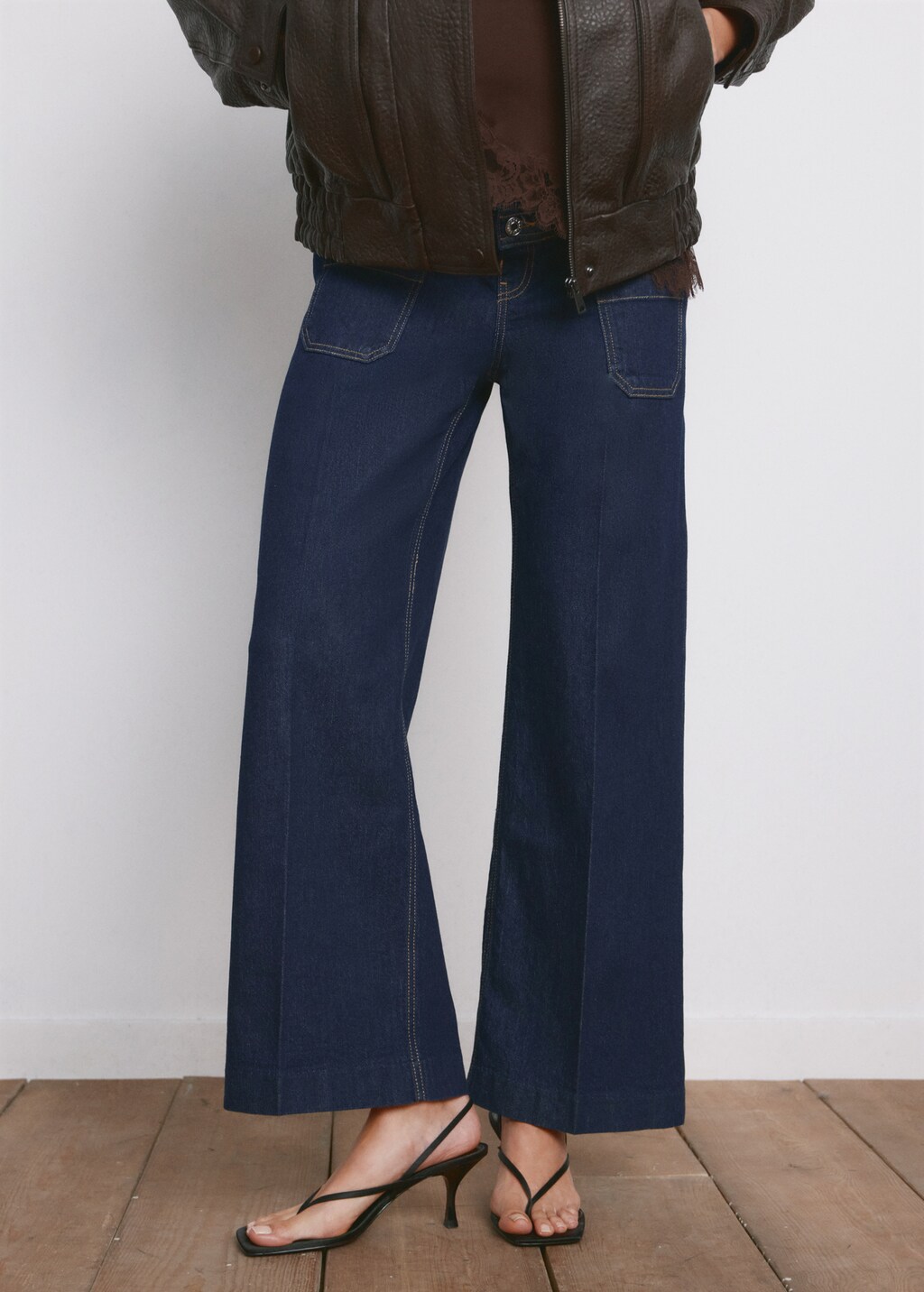 Wide leg maternity jeans with pockets - image 3