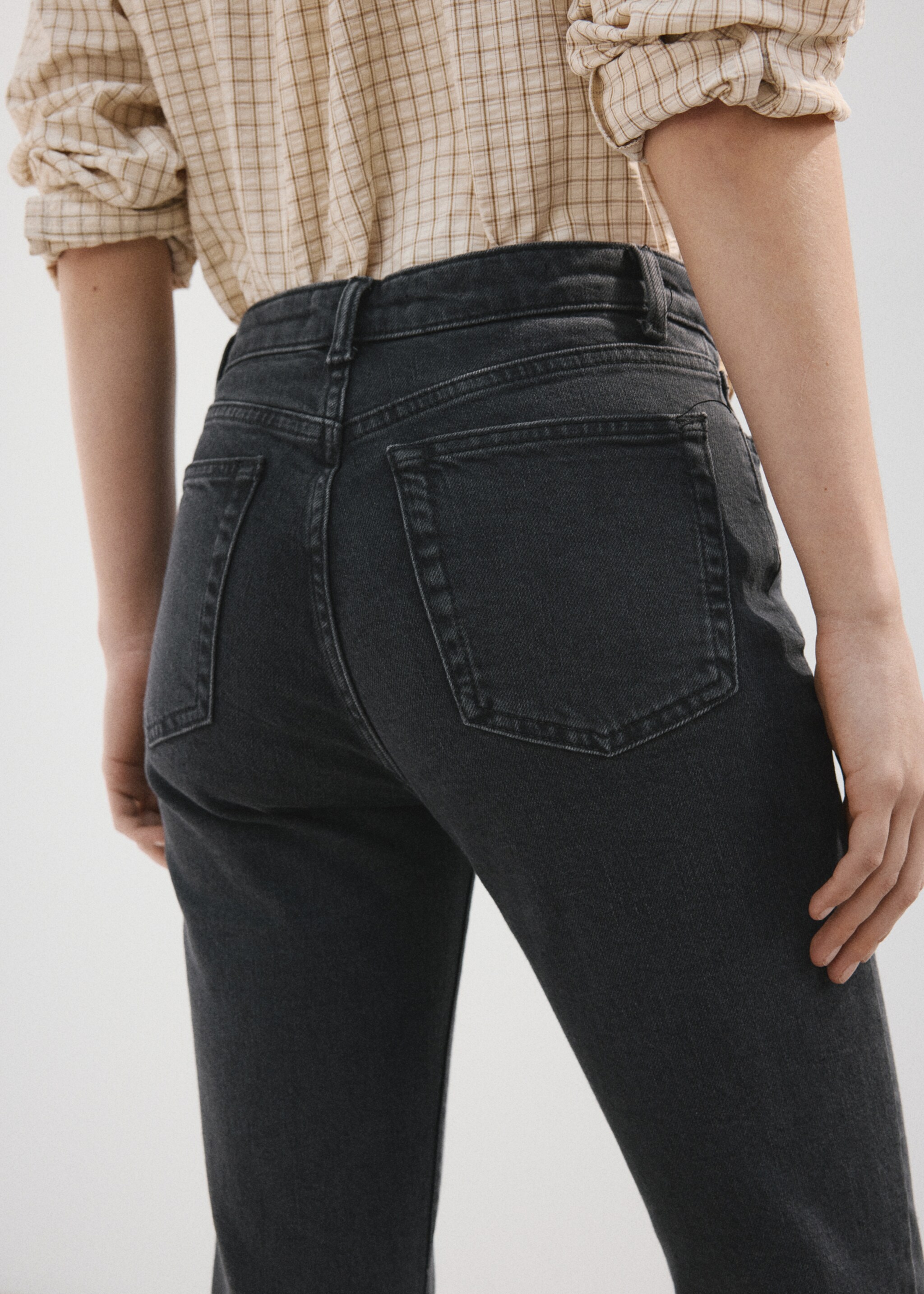 Claudia slim-fit cropped jeans - Details of the article 6, Black denim. Ref: 27041306-00.