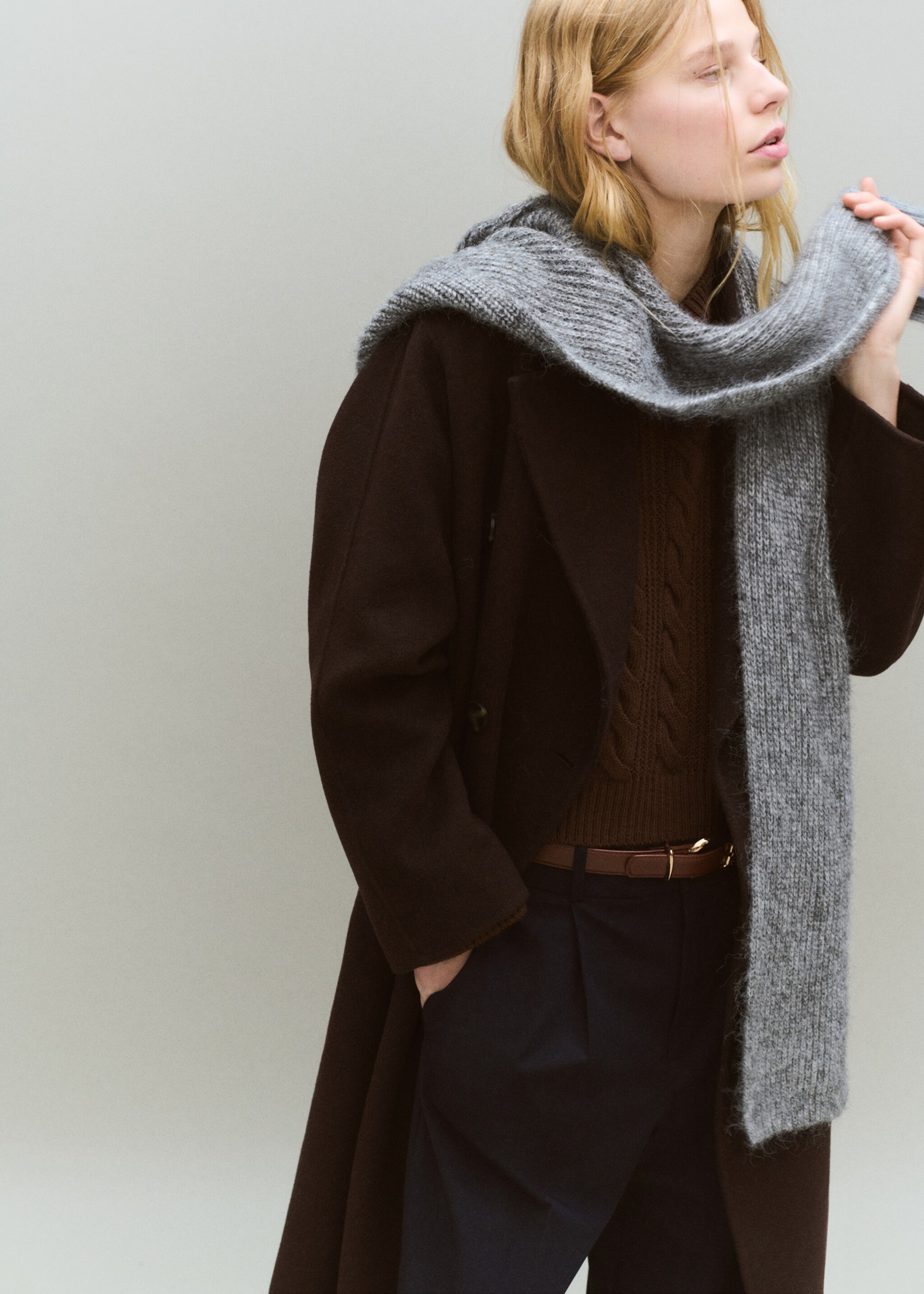 Πουλόβερ πλεκούδες γιακάς V - Λεπτομέρεια του προϊόντος 2, Καφέ. Ref: 27041308-00.