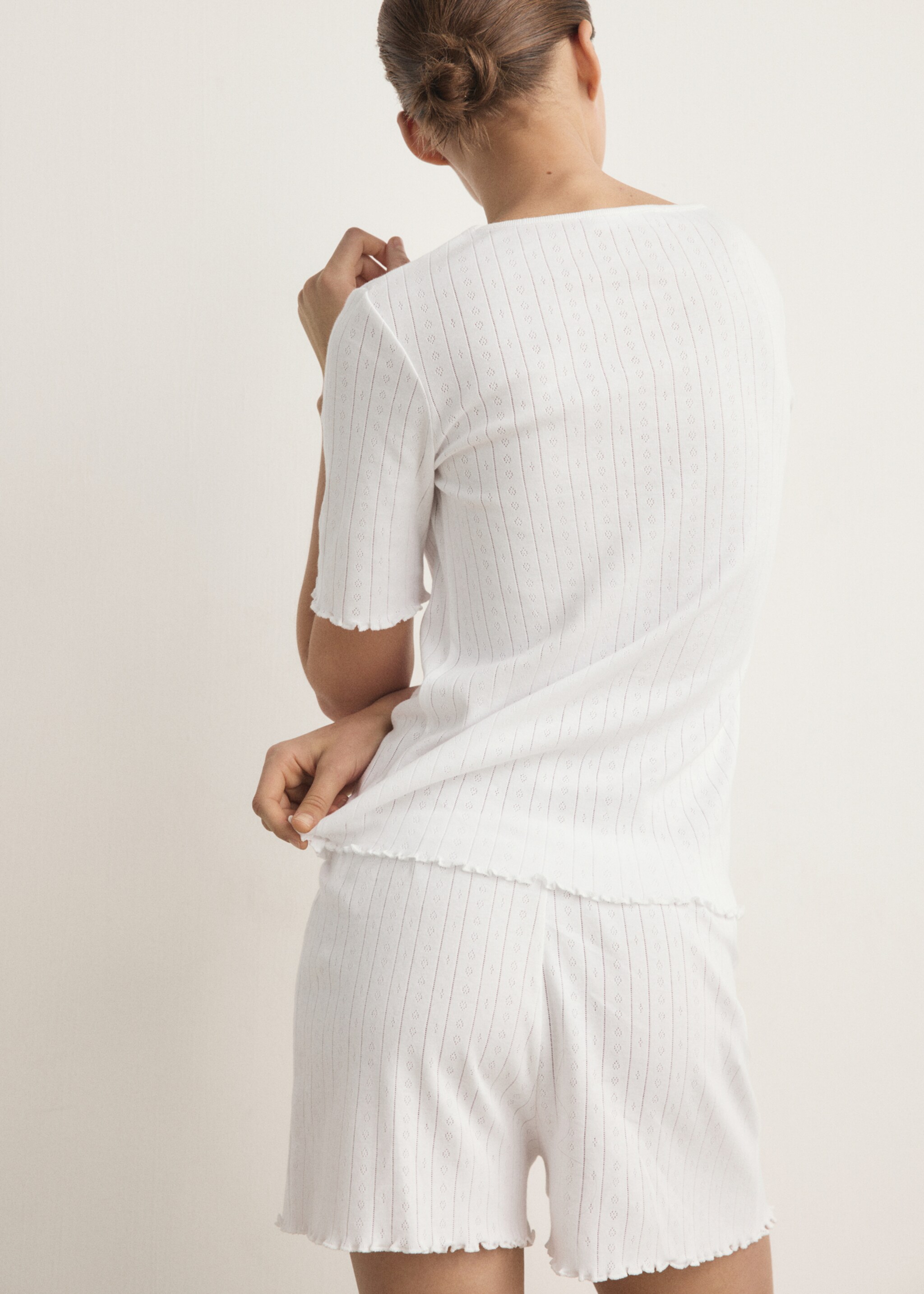 Openwork cotton shorts - Reverse of the article, White. Ref: 27041319-00.