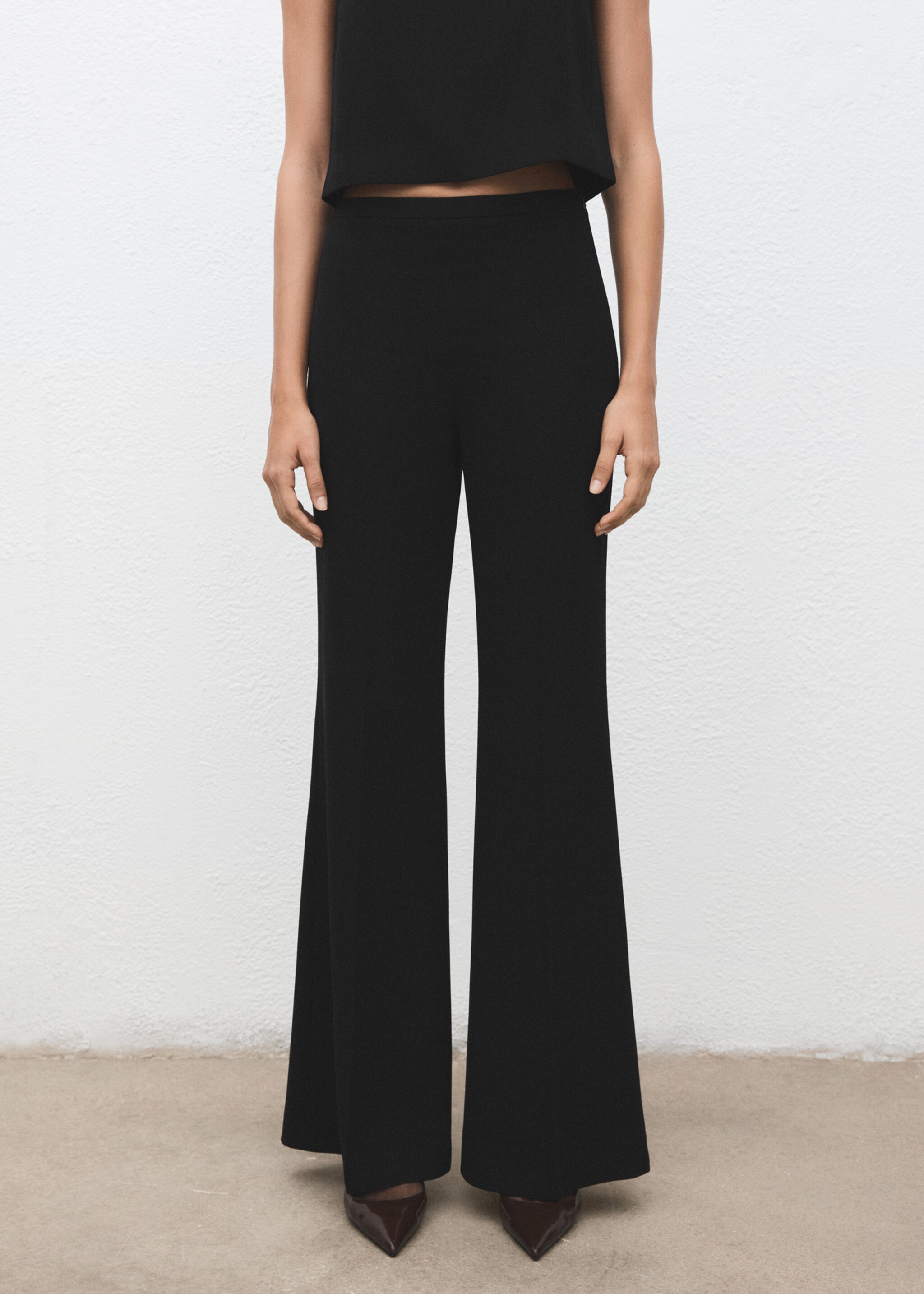 Fine-knit trousers with elastic waist - Medium plane, Black. Ref: 27041320-00.