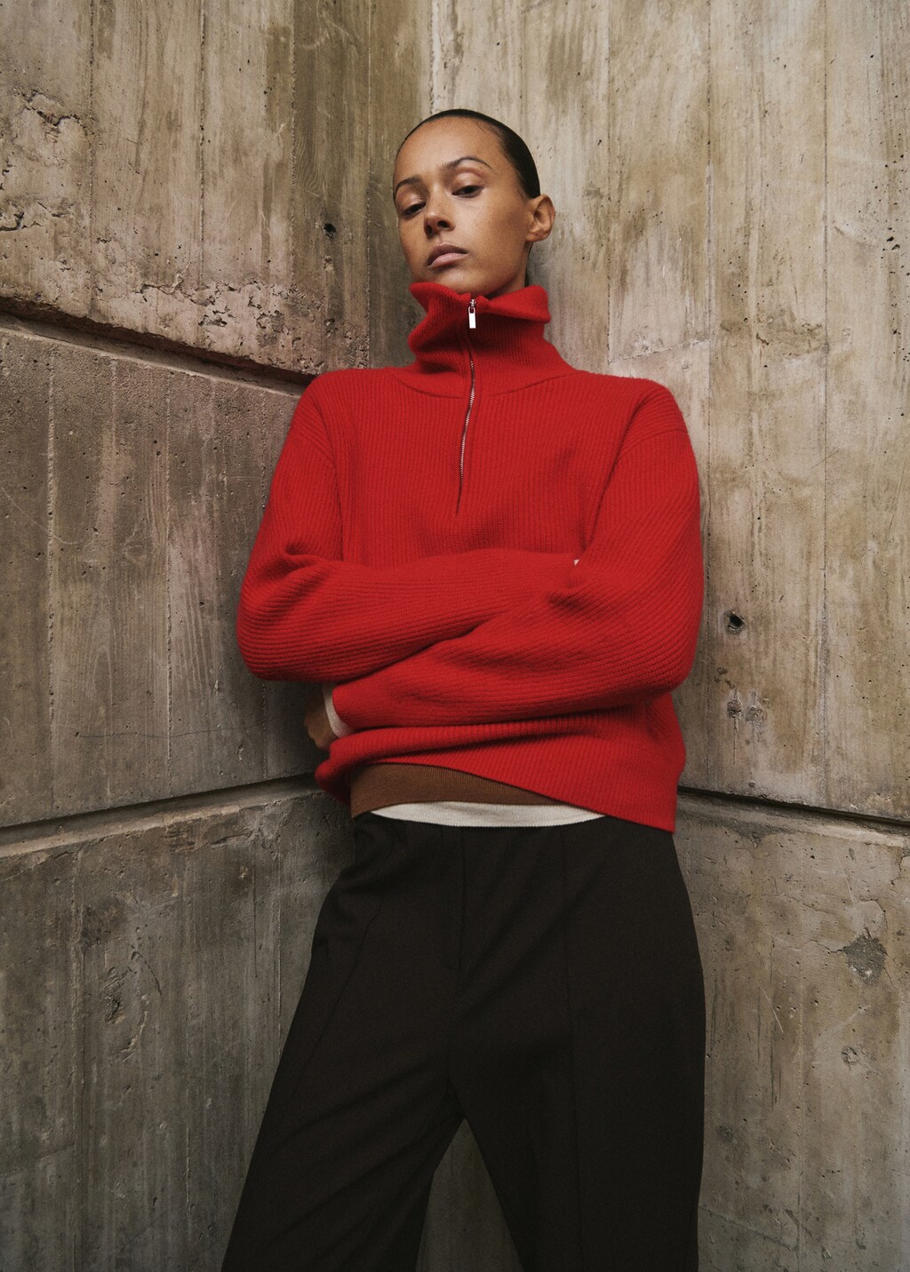 Sweater with contrasting zipper collar - image 3