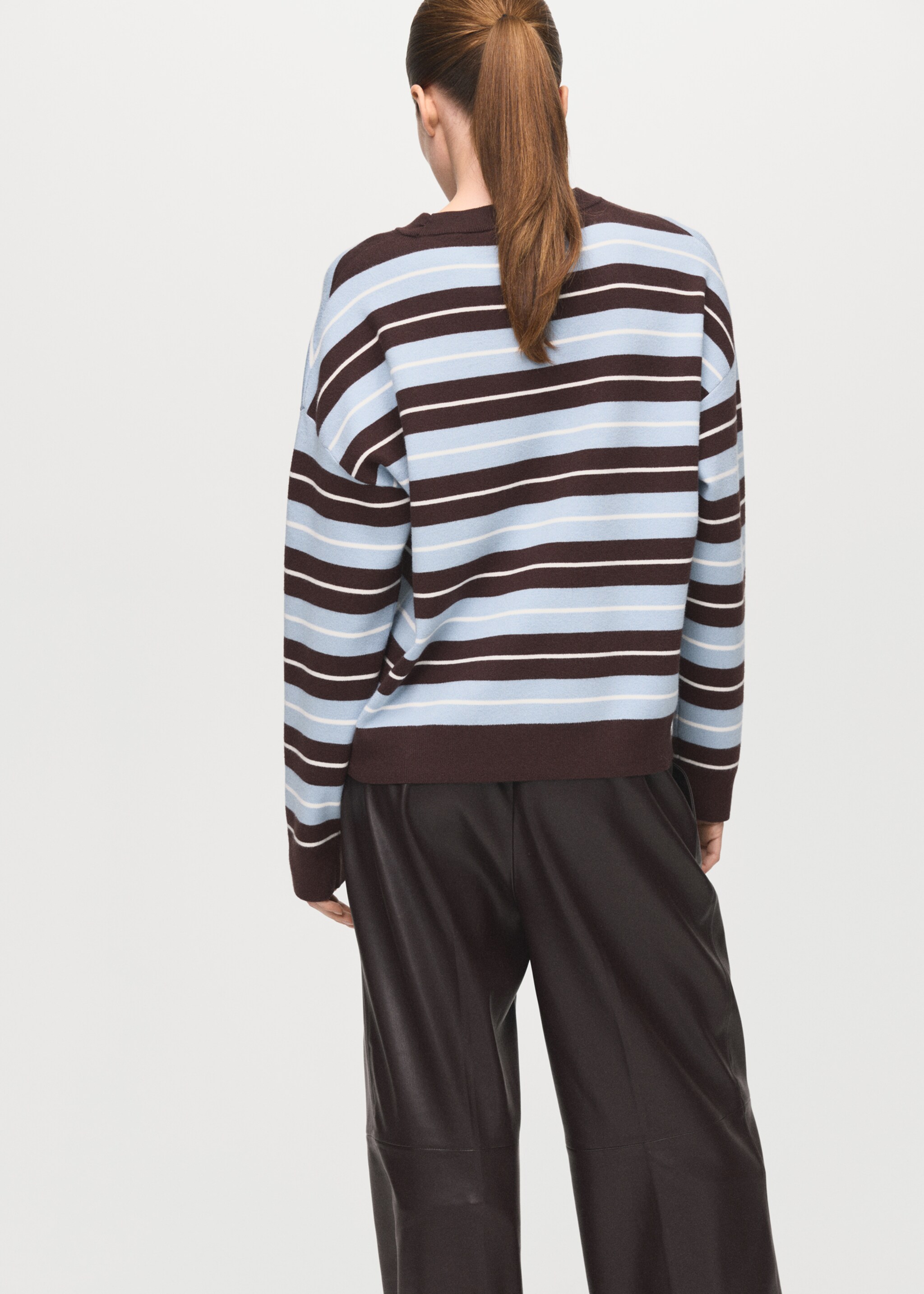 Oversized striped sweater - Reverse of the article, Chocolate. Ref: 27041332-00.