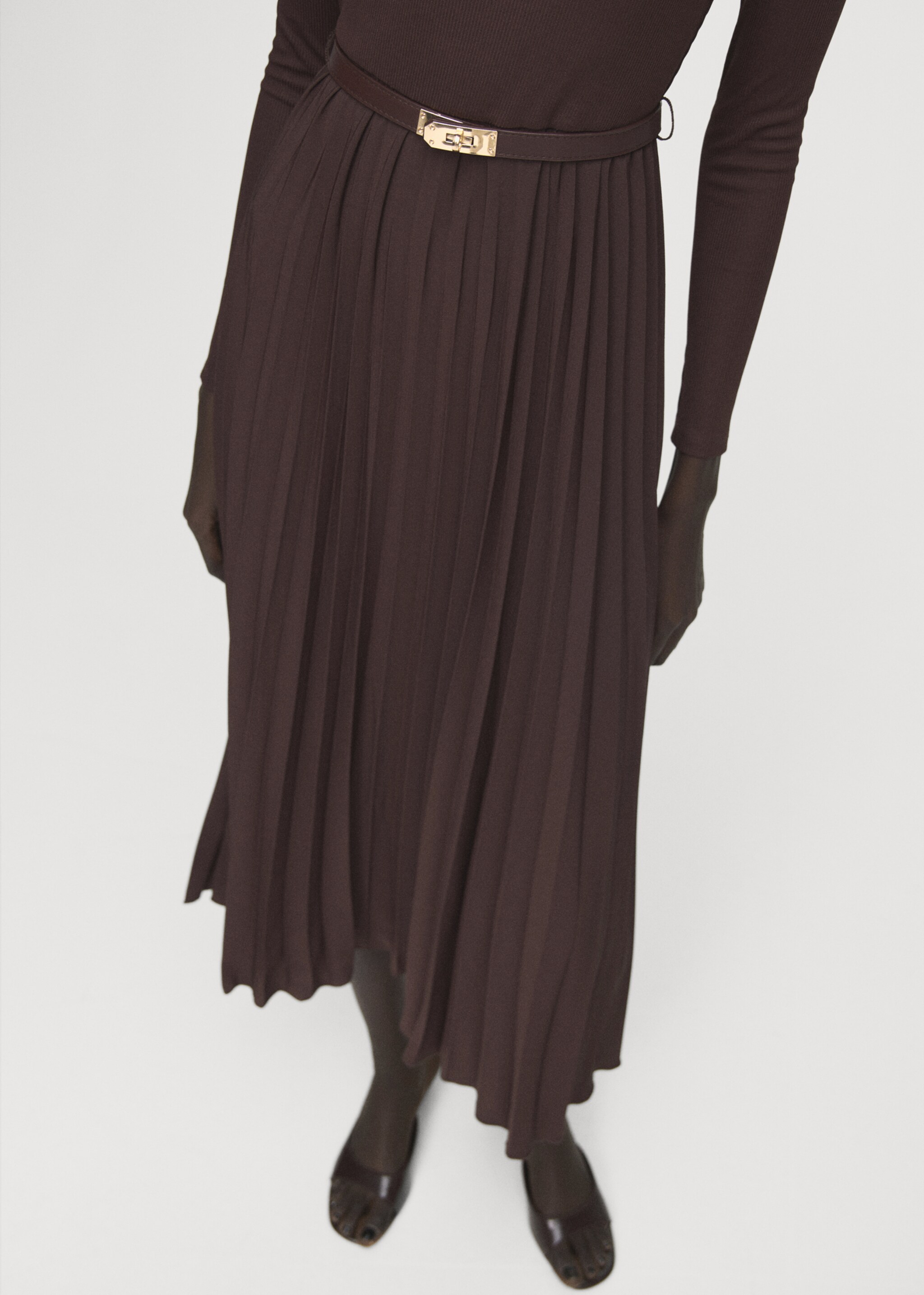 Flared midi-dress with belt - Details of the article 1, Chocolate. Ref: 27041334-00.