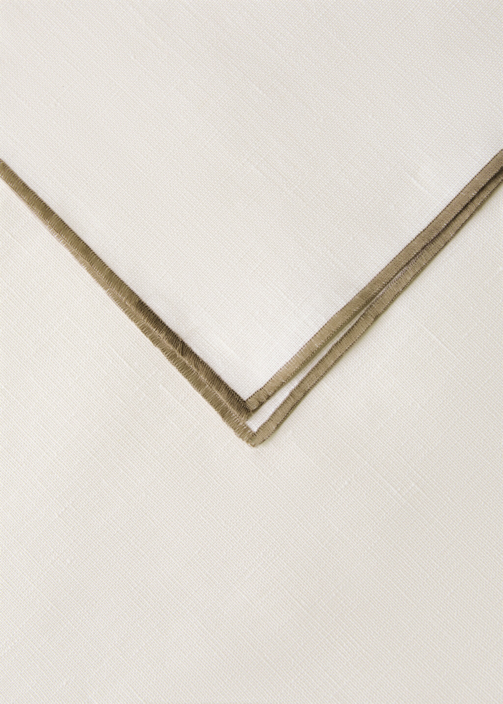 Resin-coated 100% linen tablecloth with contrasting overlock for 6 to 8 diners - Details of the article 1, Off White. Ref: 27041337-00.