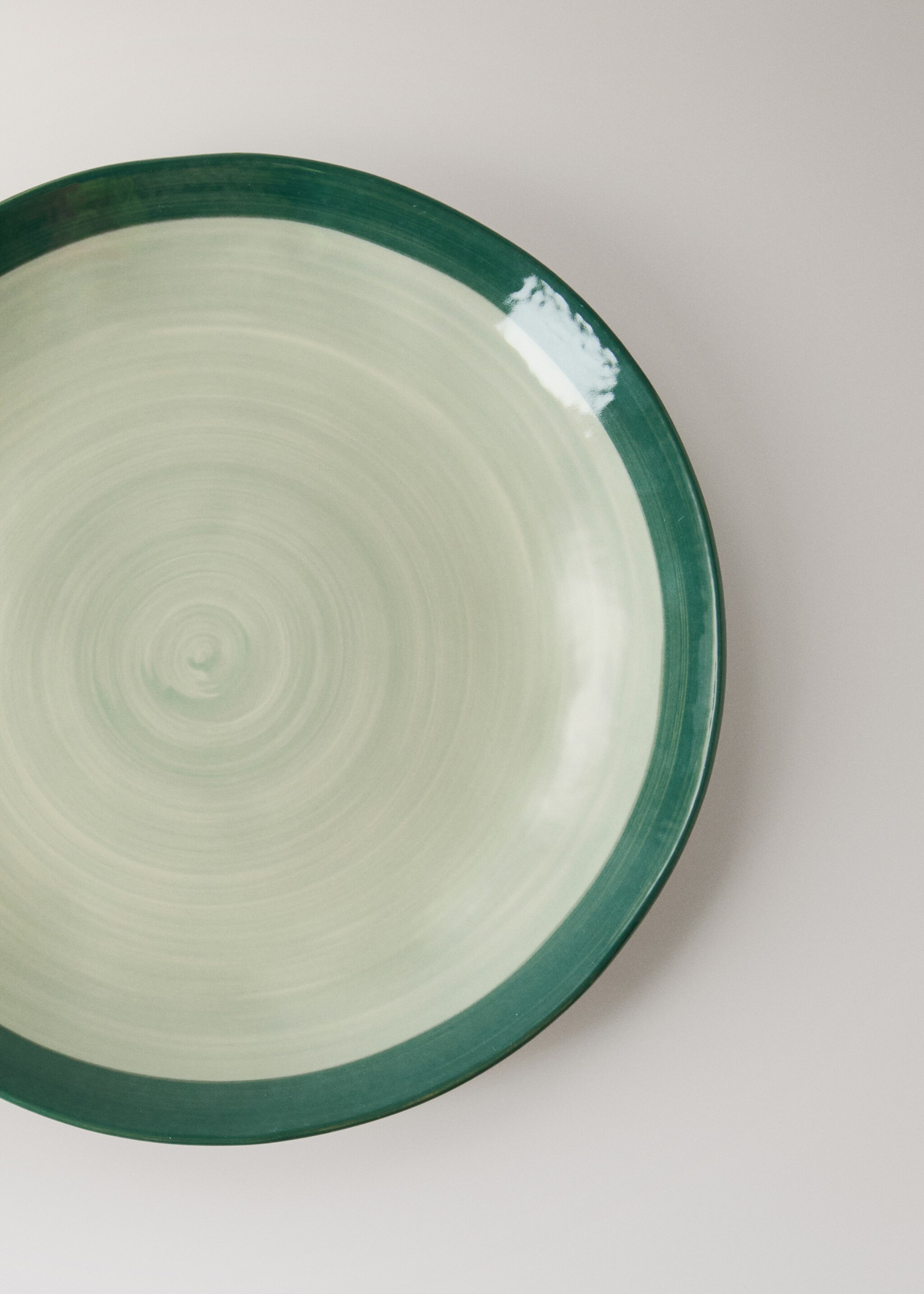Two-tone stoneware flat plate - Details of the article 1, Forest Green. Ref: 27041524-00.