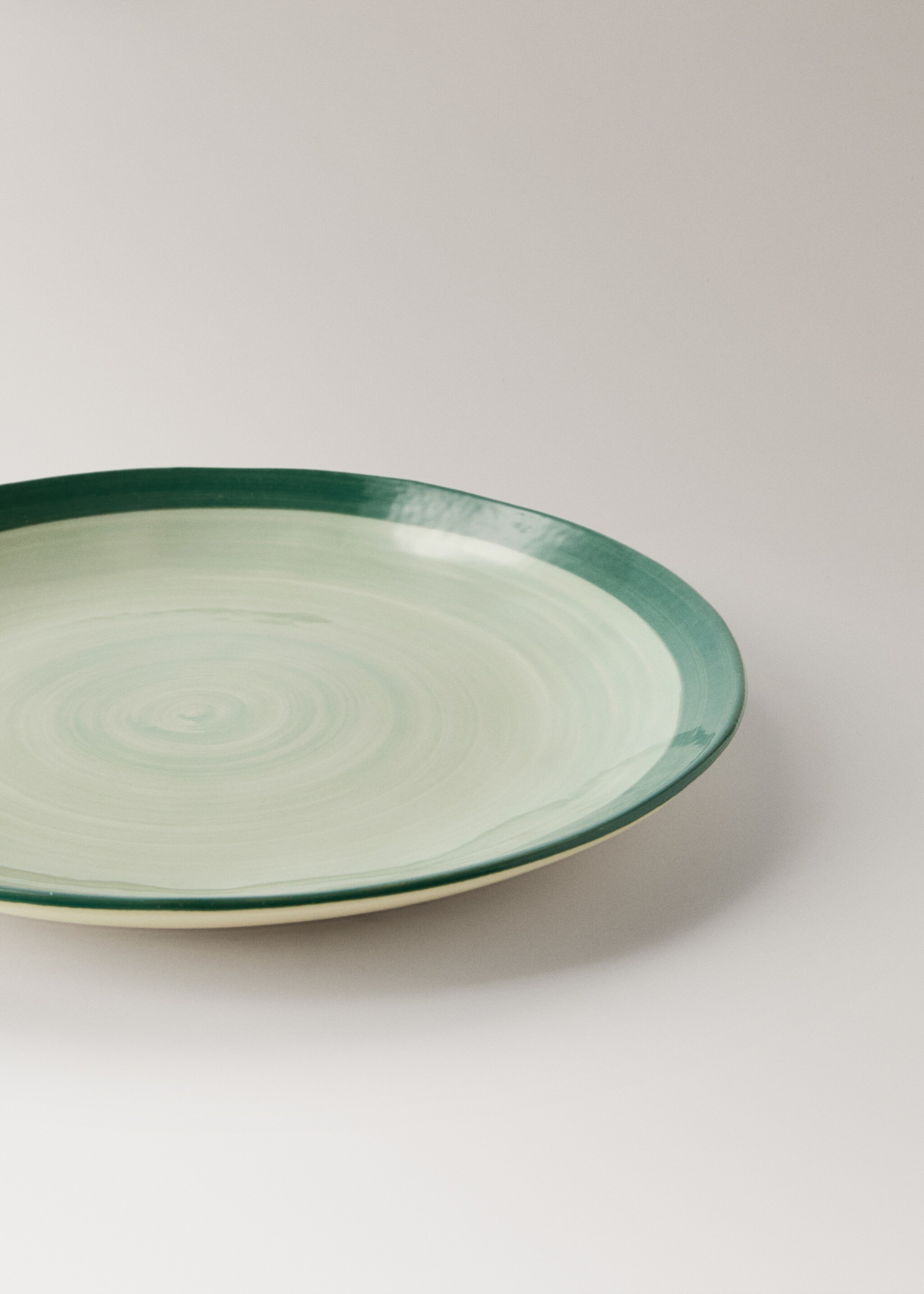 Two-tone stoneware flat plate - Details of the article 2, Forest Green. Ref: 27041524-00.