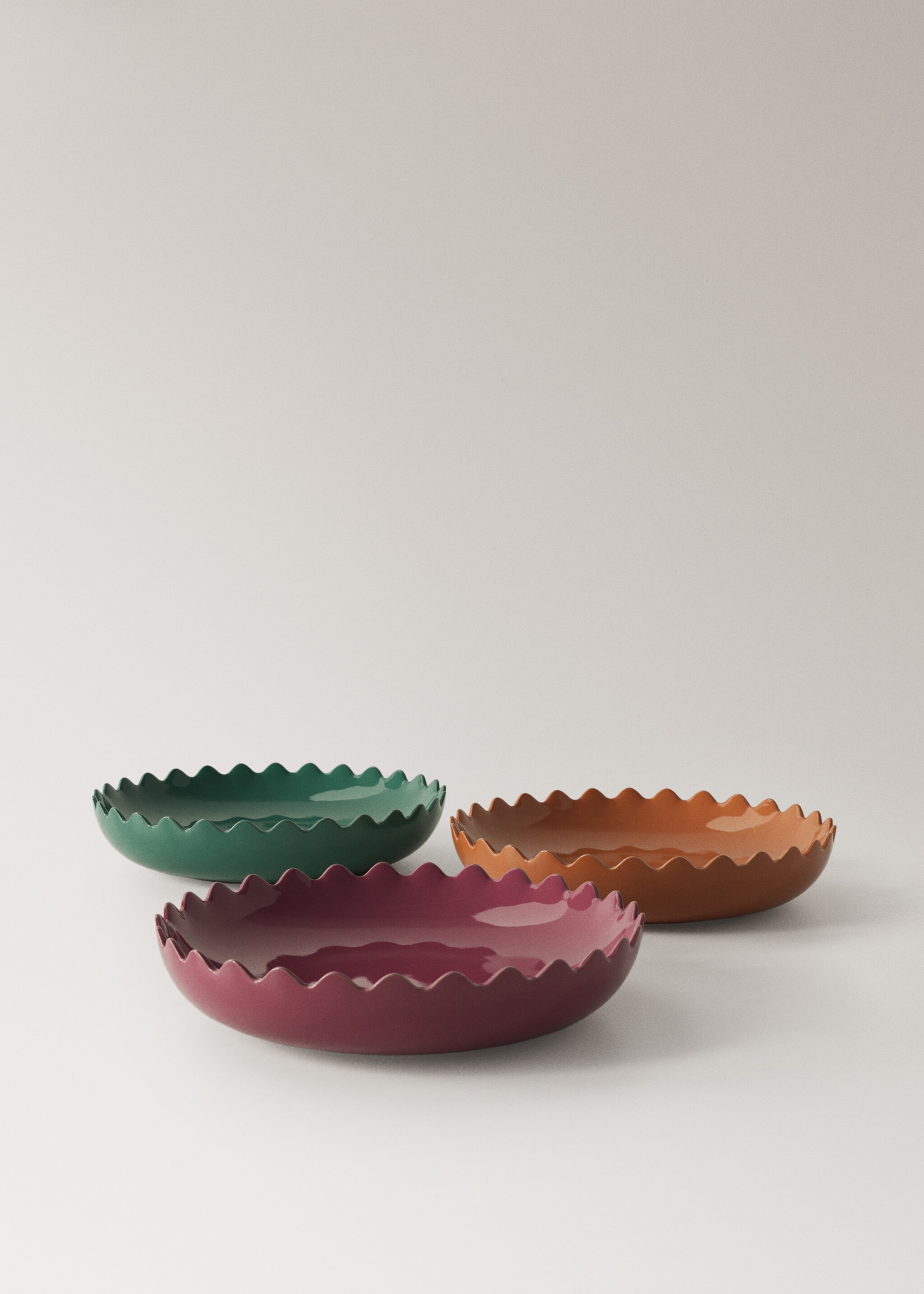 Wave-patterned stoneware bowl in color - Details of the article 3, Burnt Orange. Ref: 27041530-00.