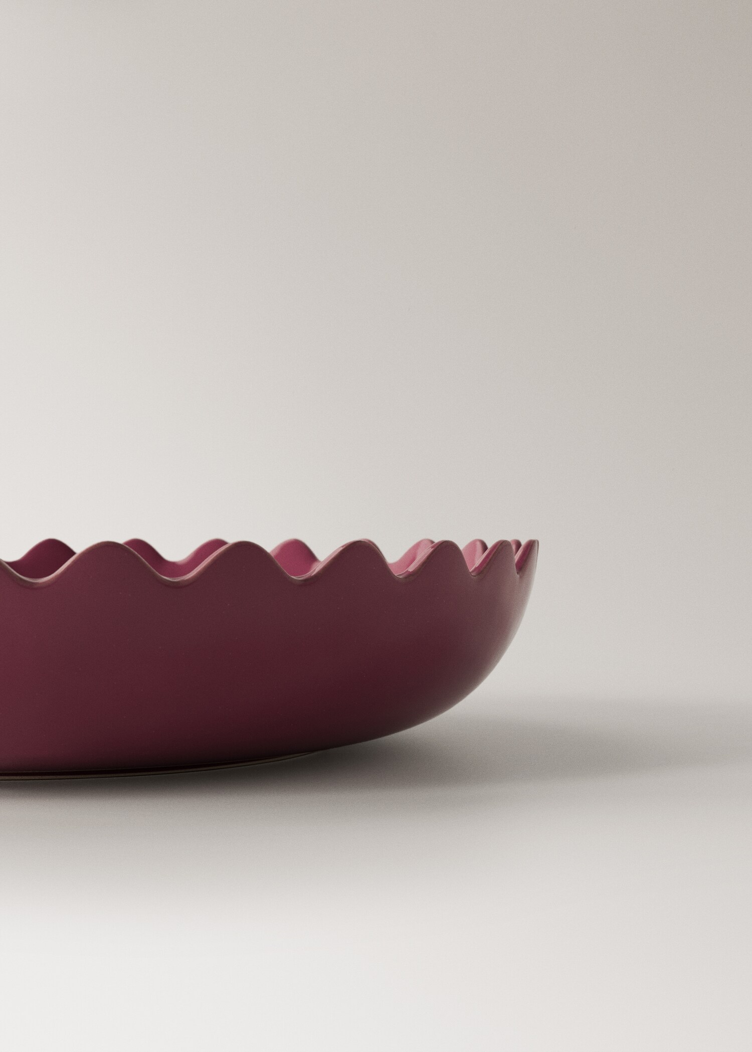 Wave-patterned stoneware bowl in color - Details of the article 2