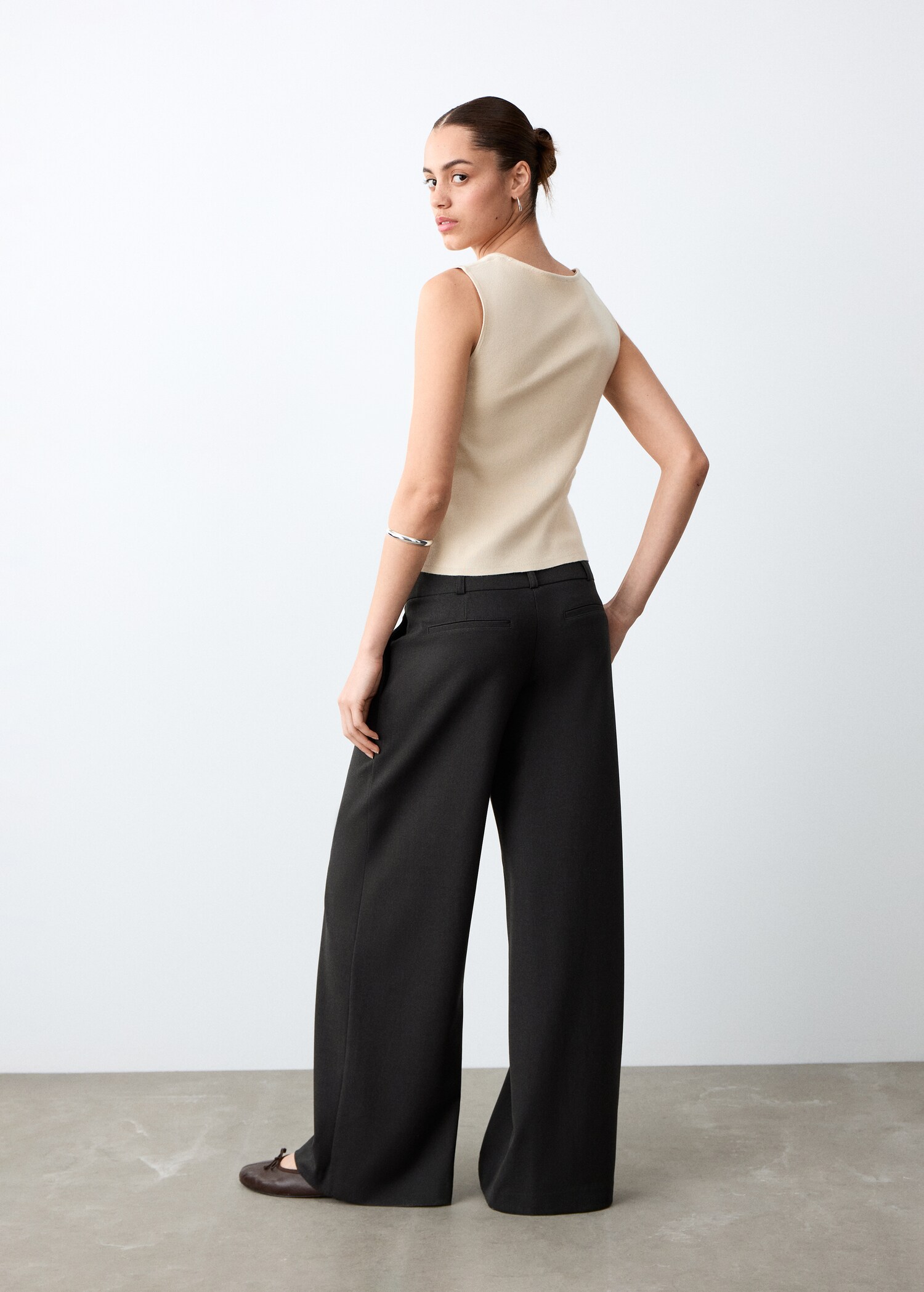 Gerade Anzughose - Rückseite des Artikels